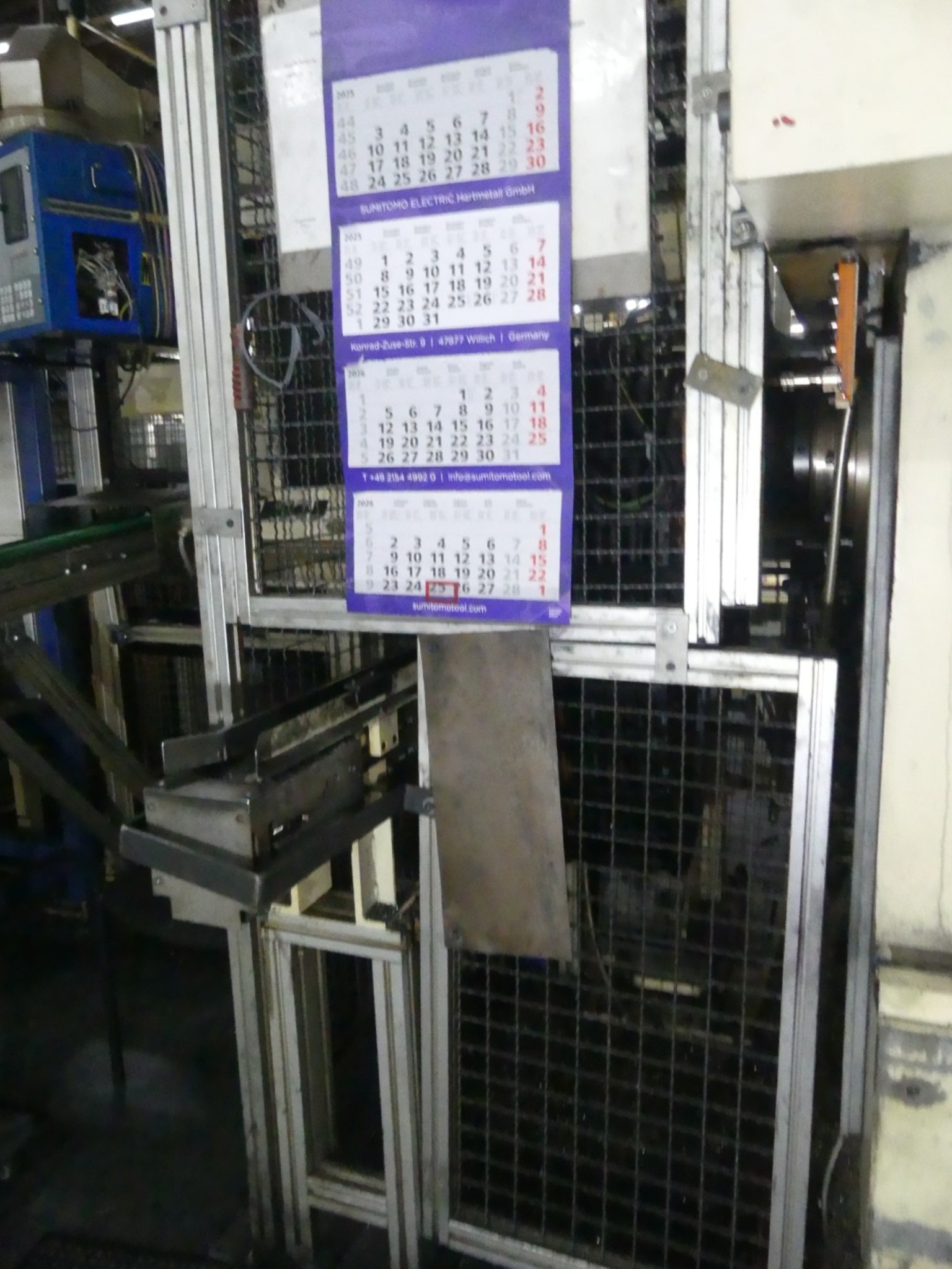 Centra obróbcze, maszyny do obróbki metalu i linie produkcyjne z branży motoryzacyjnej-3