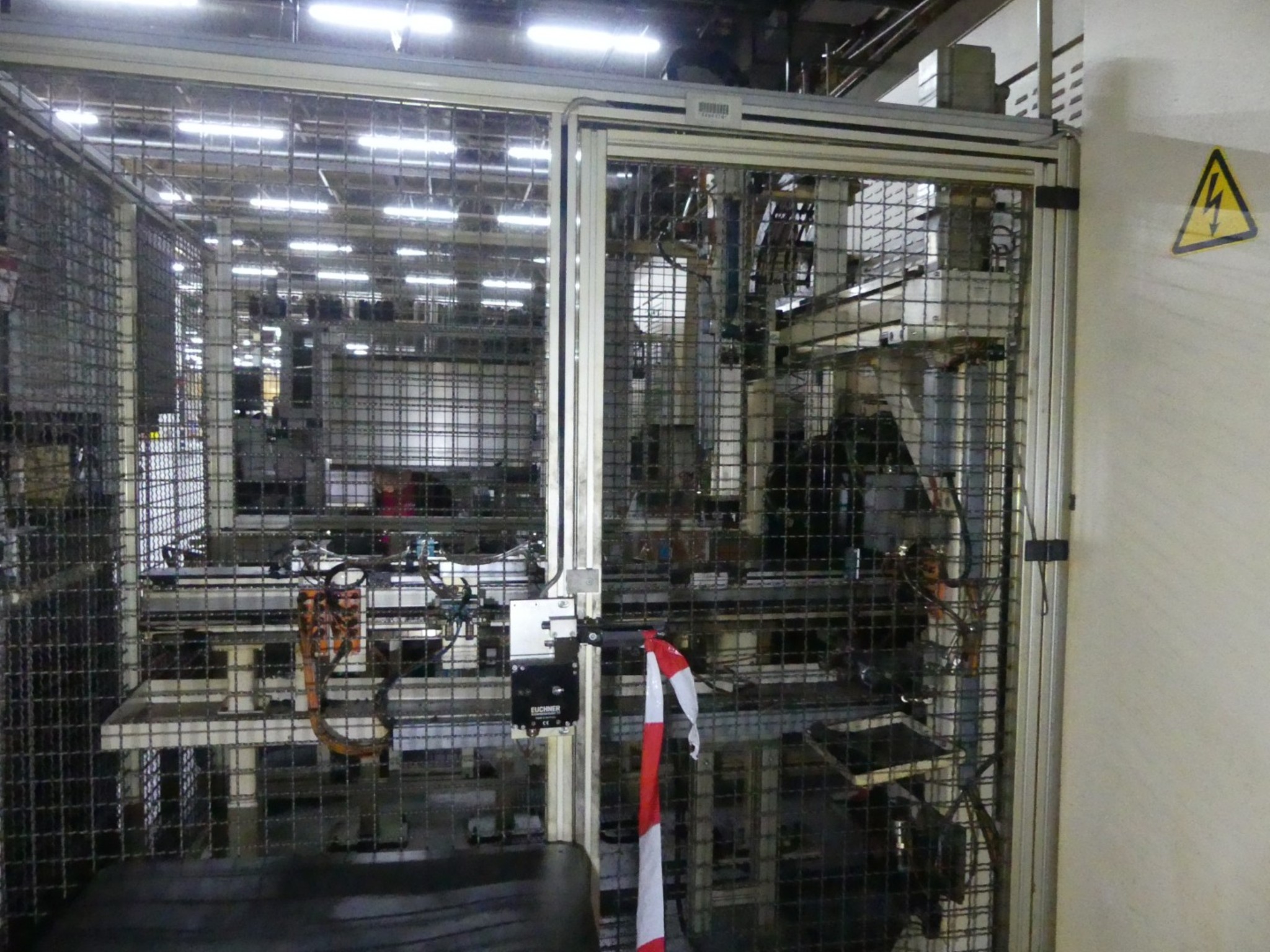 Bearbeitungszentren, metallbearbeitende Maschinen und Produktionslinen aus der Automobilindustrie-6