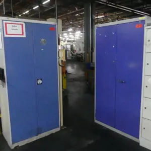 2 Armário de aço