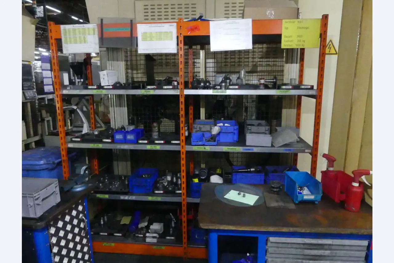 Centra obróbcze, maszyny do obróbki metalu i linie produkcyjne z branży motoryzacyjnej-1