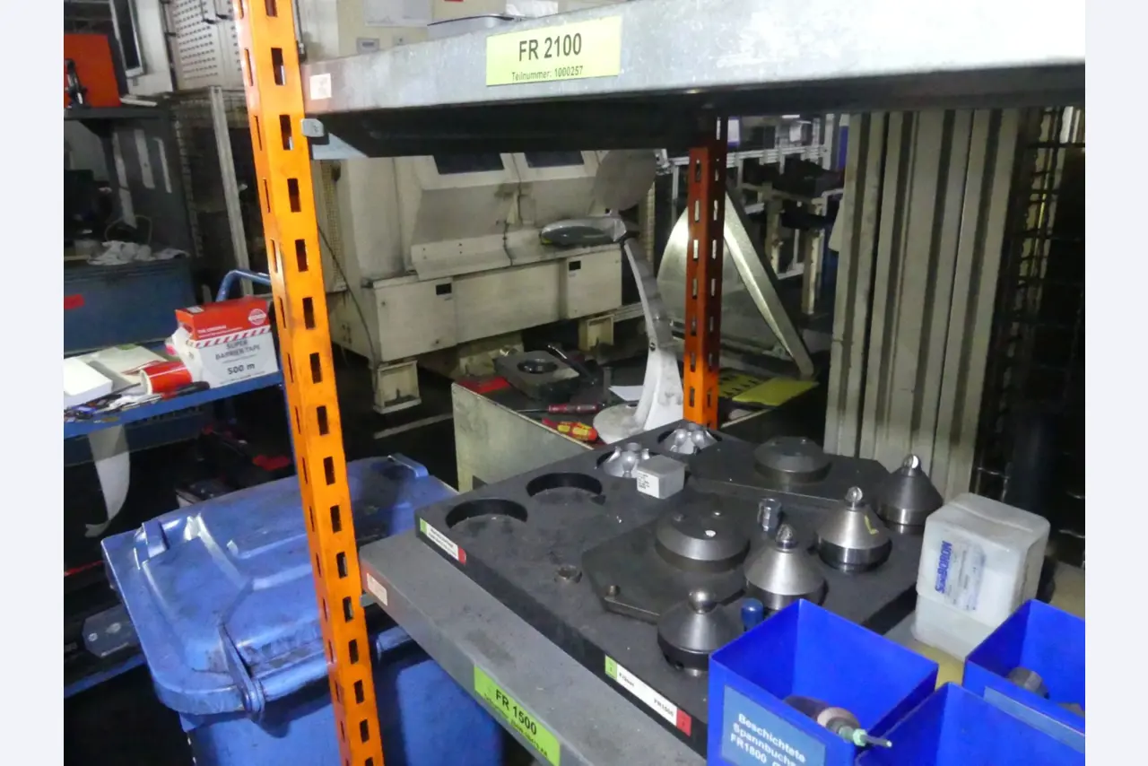 Centra obróbcze, maszyny do obróbki metalu i linie produkcyjne z branży motoryzacyjnej-2