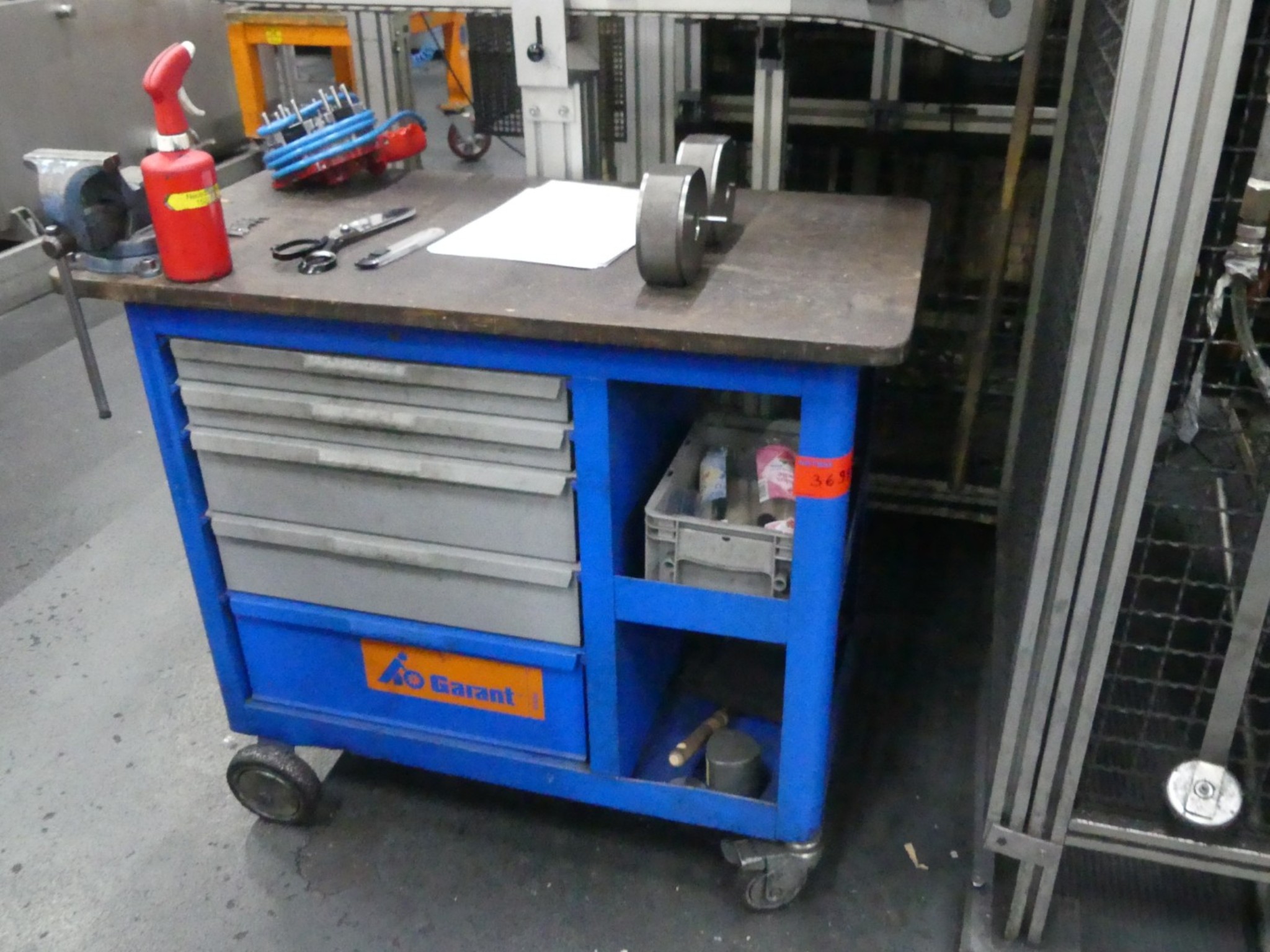 Centra obróbcze, maszyny do obróbki metalu i linie produkcyjne z branży motoryzacyjnej-1