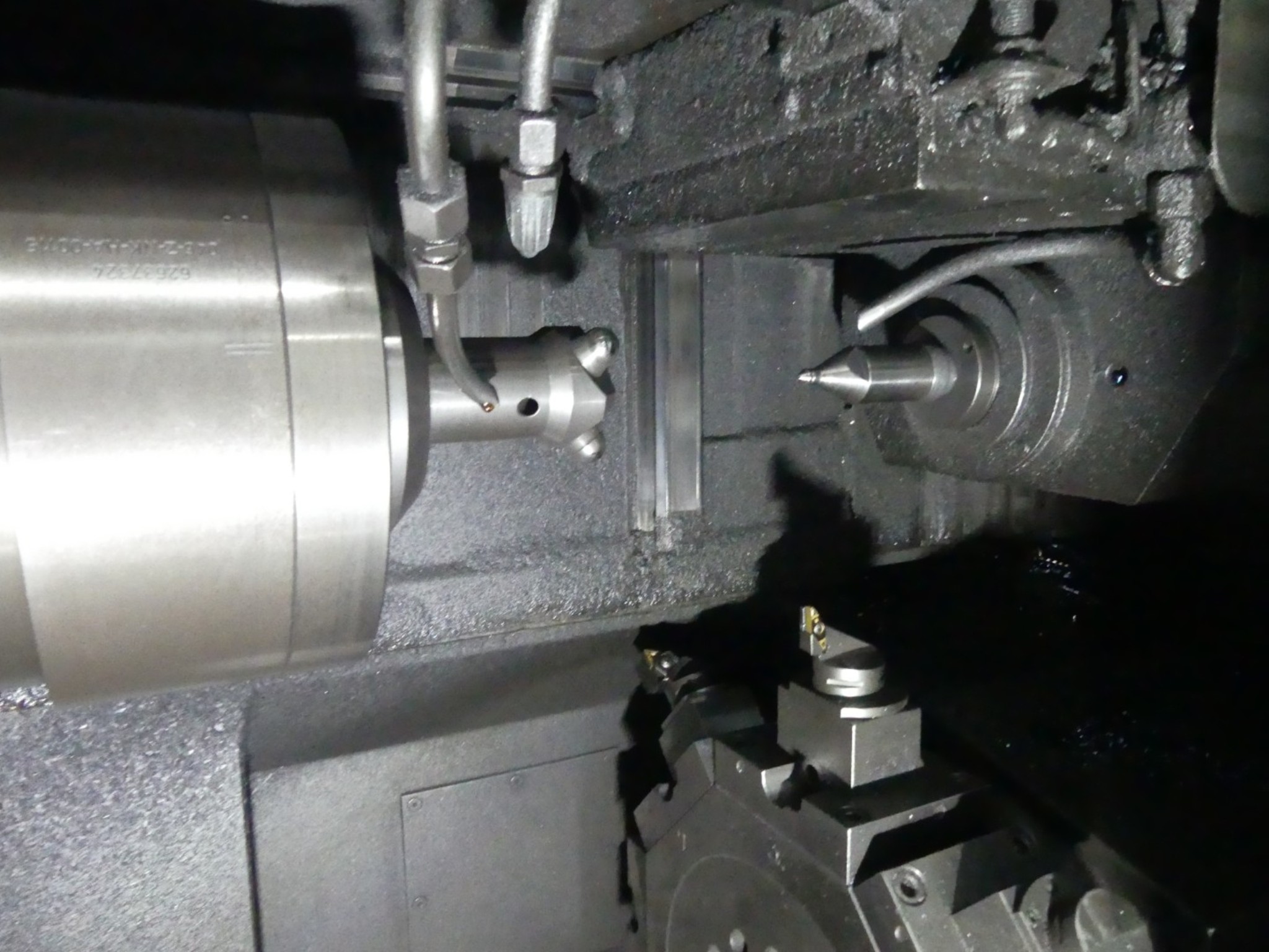 Centra obróbcze, maszyny do obróbki metalu i linie produkcyjne z branży motoryzacyjnej-3