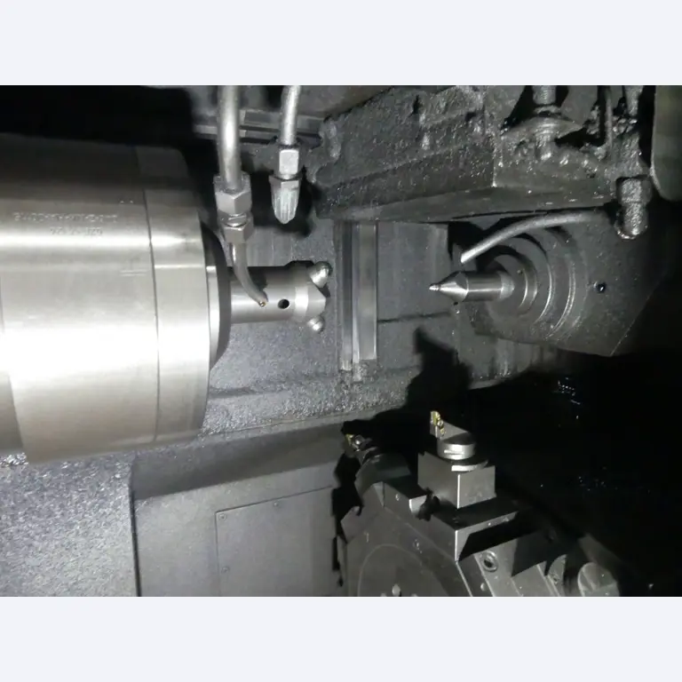 Centra obróbcze, maszyny do obróbki metalu i linie produkcyjne z branży motoryzacyjnej-3