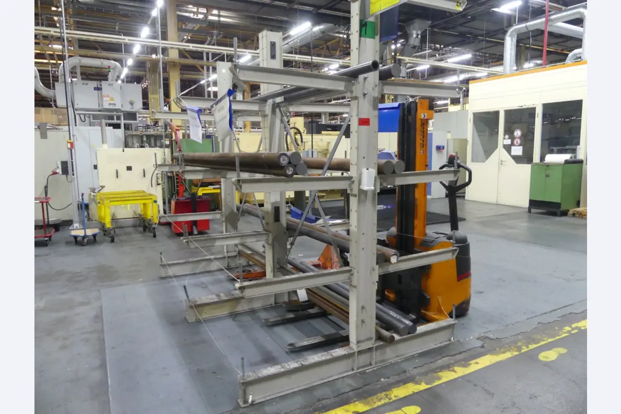 Centra obróbcze, maszyny do obróbki metalu i linie produkcyjne z branży motoryzacyjnej-1