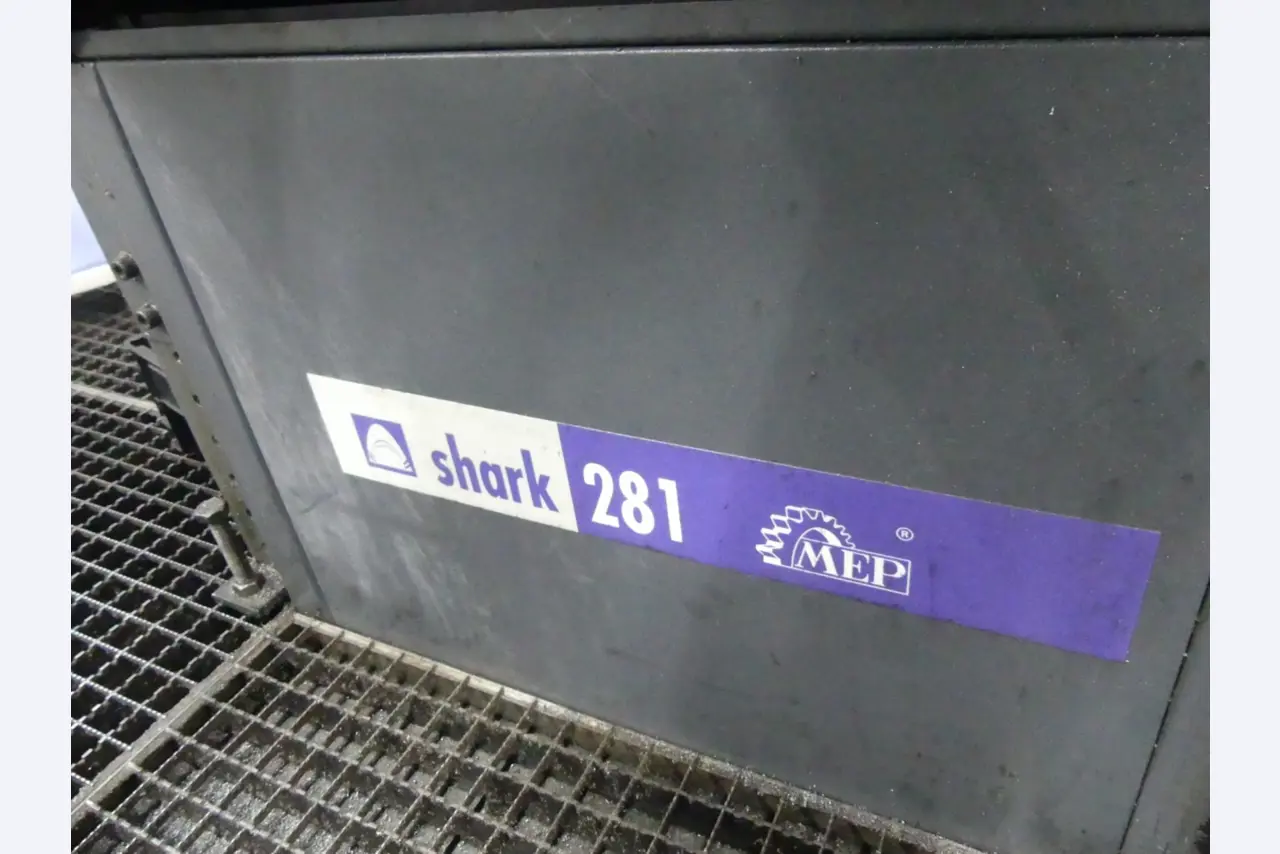 Centra obróbcze, maszyny do obróbki metalu i linie produkcyjne z branży motoryzacyjnej-2