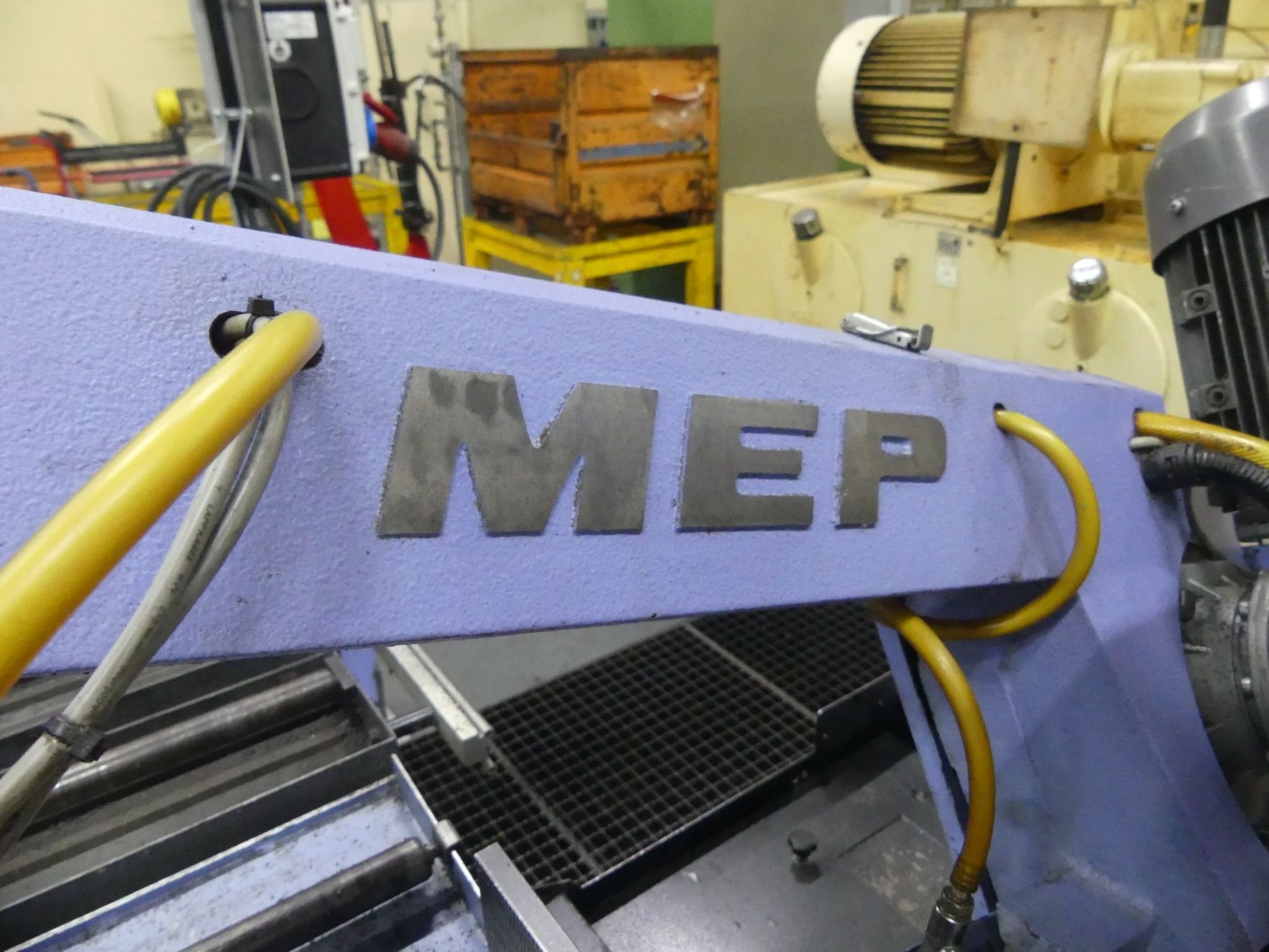 Centra obróbcze, maszyny do obróbki metalu i linie produkcyjne z branży motoryzacyjnej-3