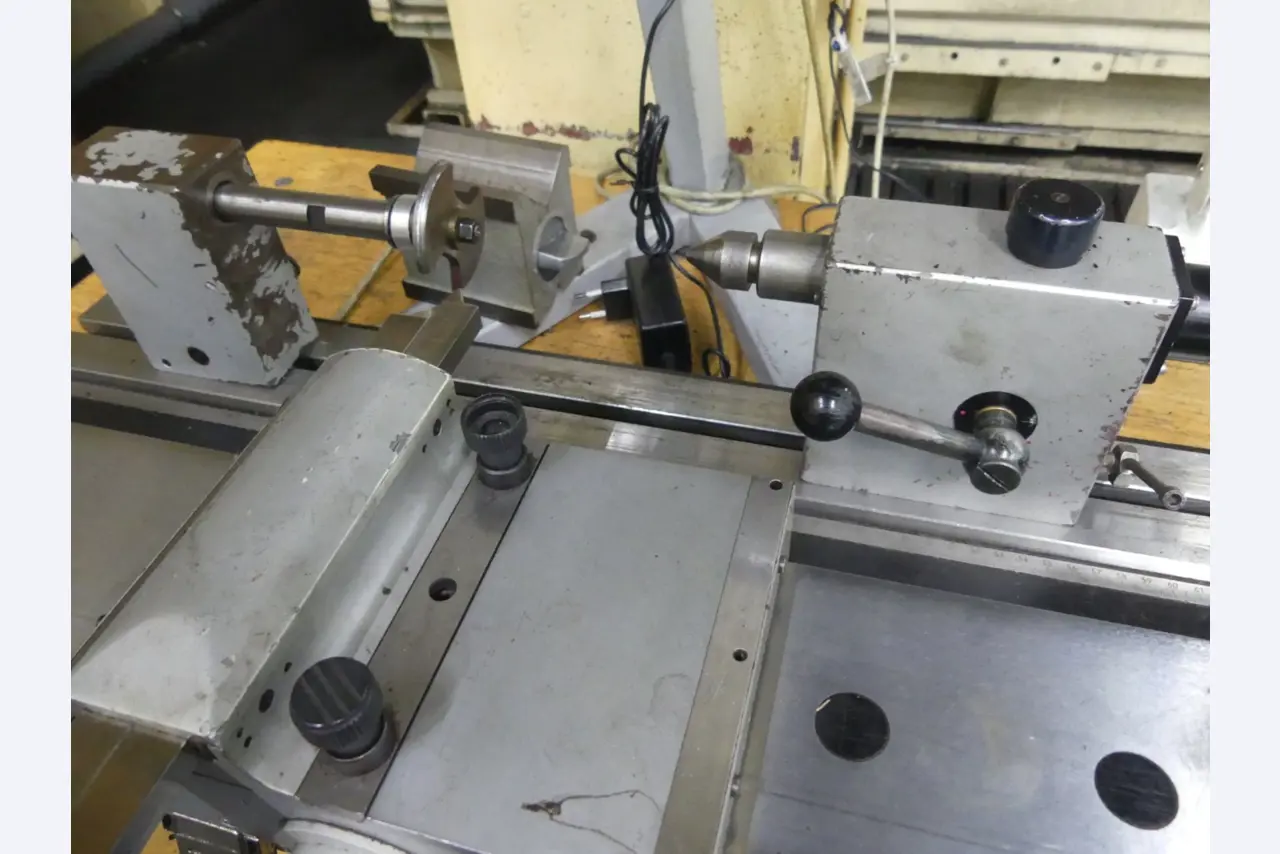 Centra obróbcze, maszyny do obróbki metalu i linie produkcyjne z branży motoryzacyjnej-2