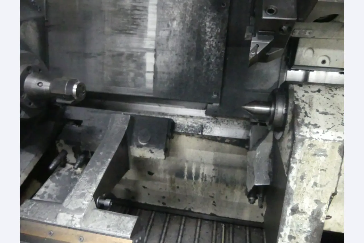 Centra obróbcze, maszyny do obróbki metalu i linie produkcyjne z branży motoryzacyjnej-3