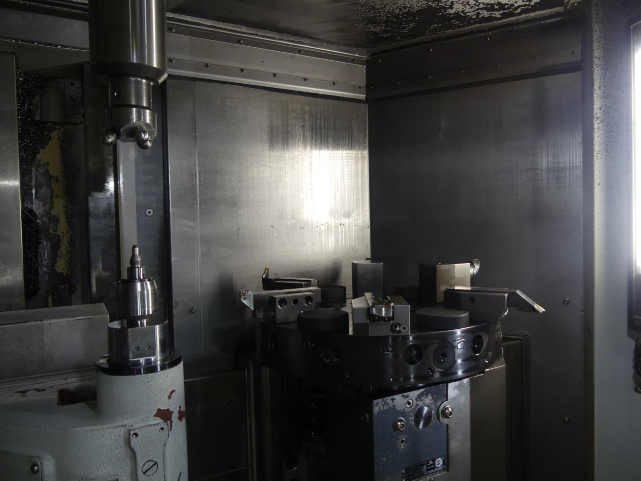 Centros de mecanizado, máquinas para trabajar el metal y líneas de producción de la industria del automóvil-4