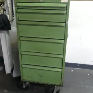 Armoire à tiroirs pour outils