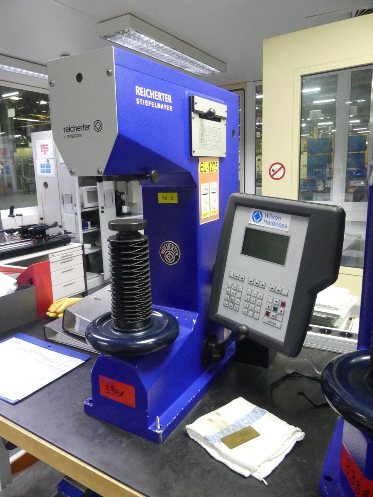 Centros de mecanizado, máquinas para trabajar el metal y líneas de producción de la industria del automóvil-1