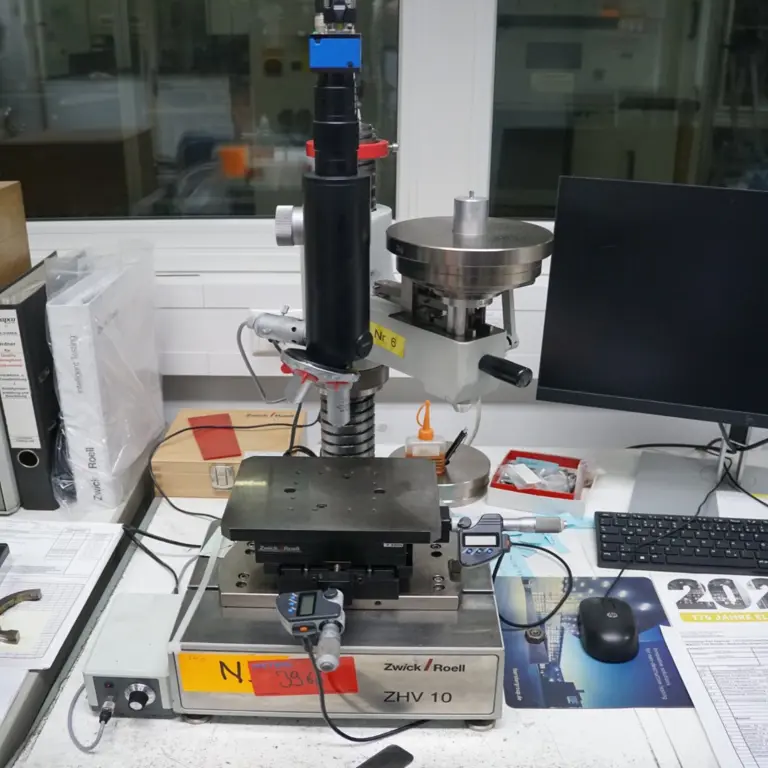 Universal hardness tester Zwick Roell ZHV 10