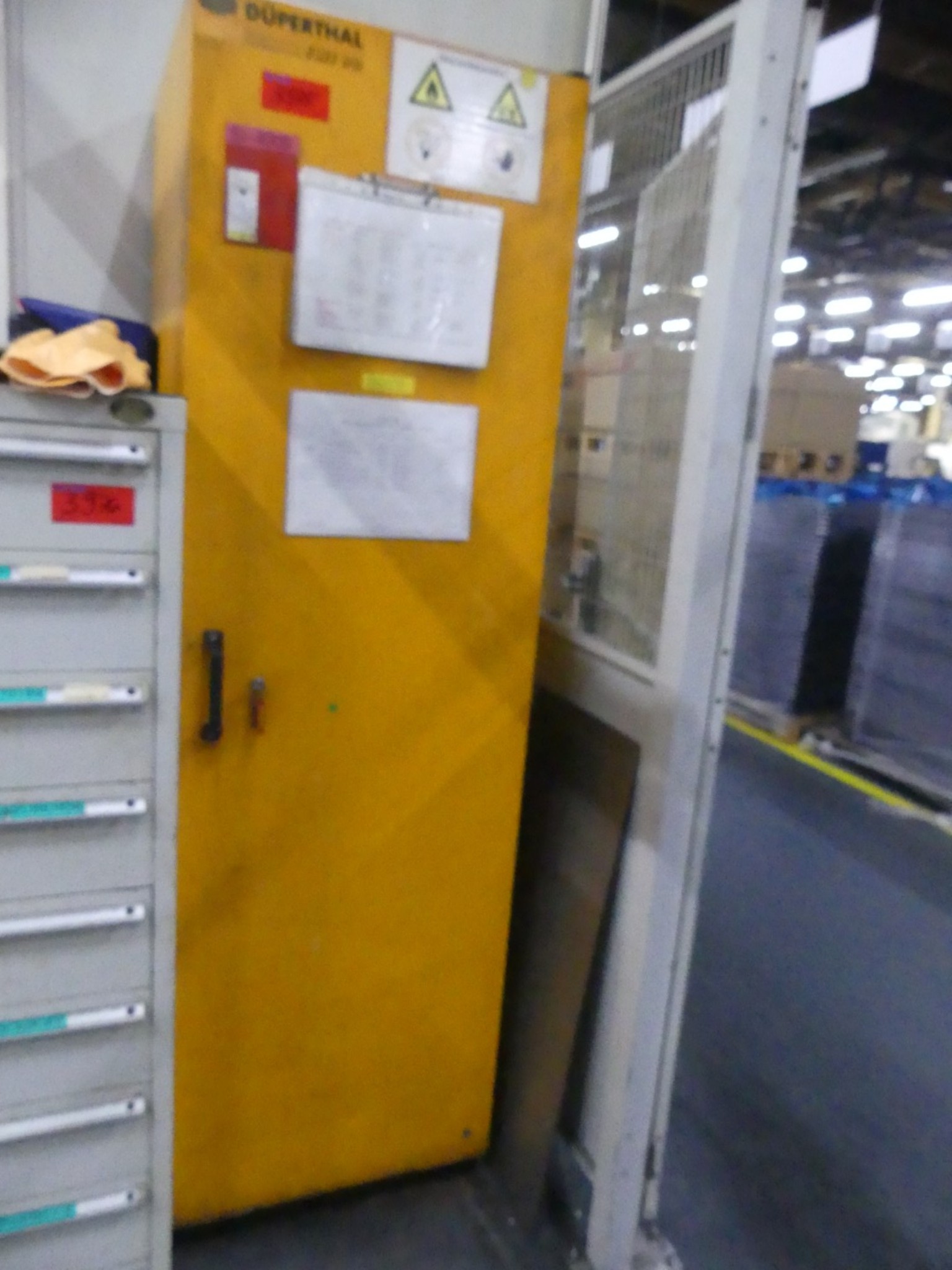 Centros de mecanizado, máquinas para trabajar el metal y líneas de producción de la industria del automóvil-1