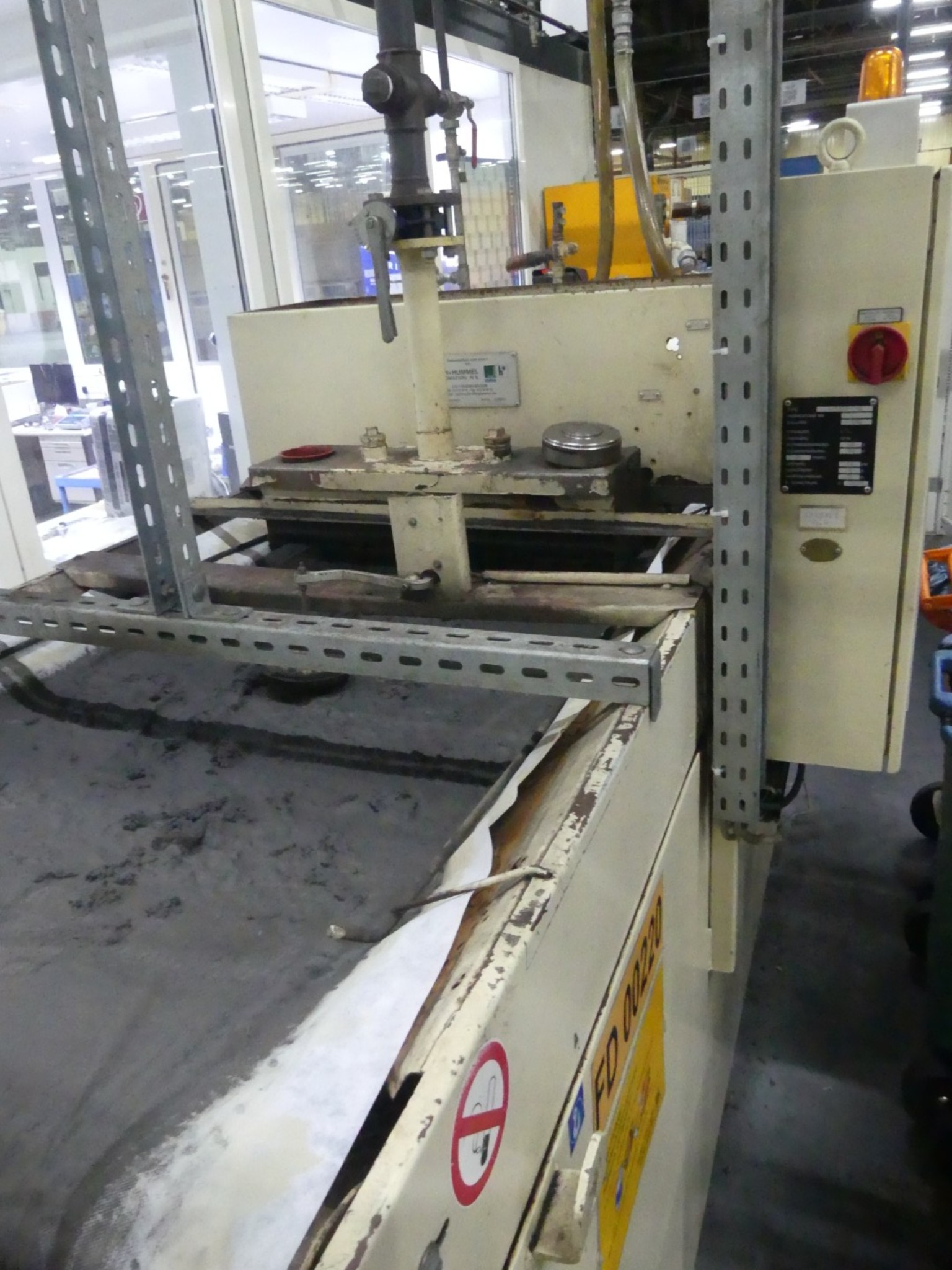Centros de mecanizado, máquinas para trabajar el metal y líneas de producción de la industria del automóvil-4