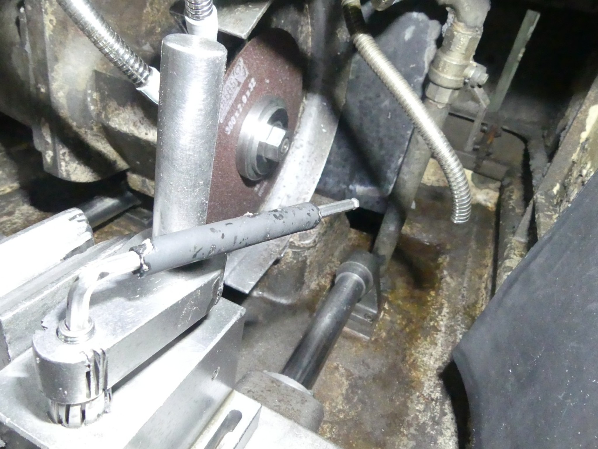 Centros de mecanizado, máquinas para trabajar el metal y líneas de producción de la industria del automóvil-3