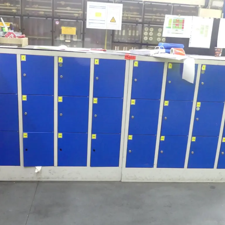 2 Pocket locker