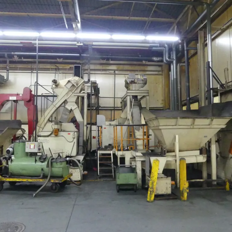 2 Chip breaker cleaning system with