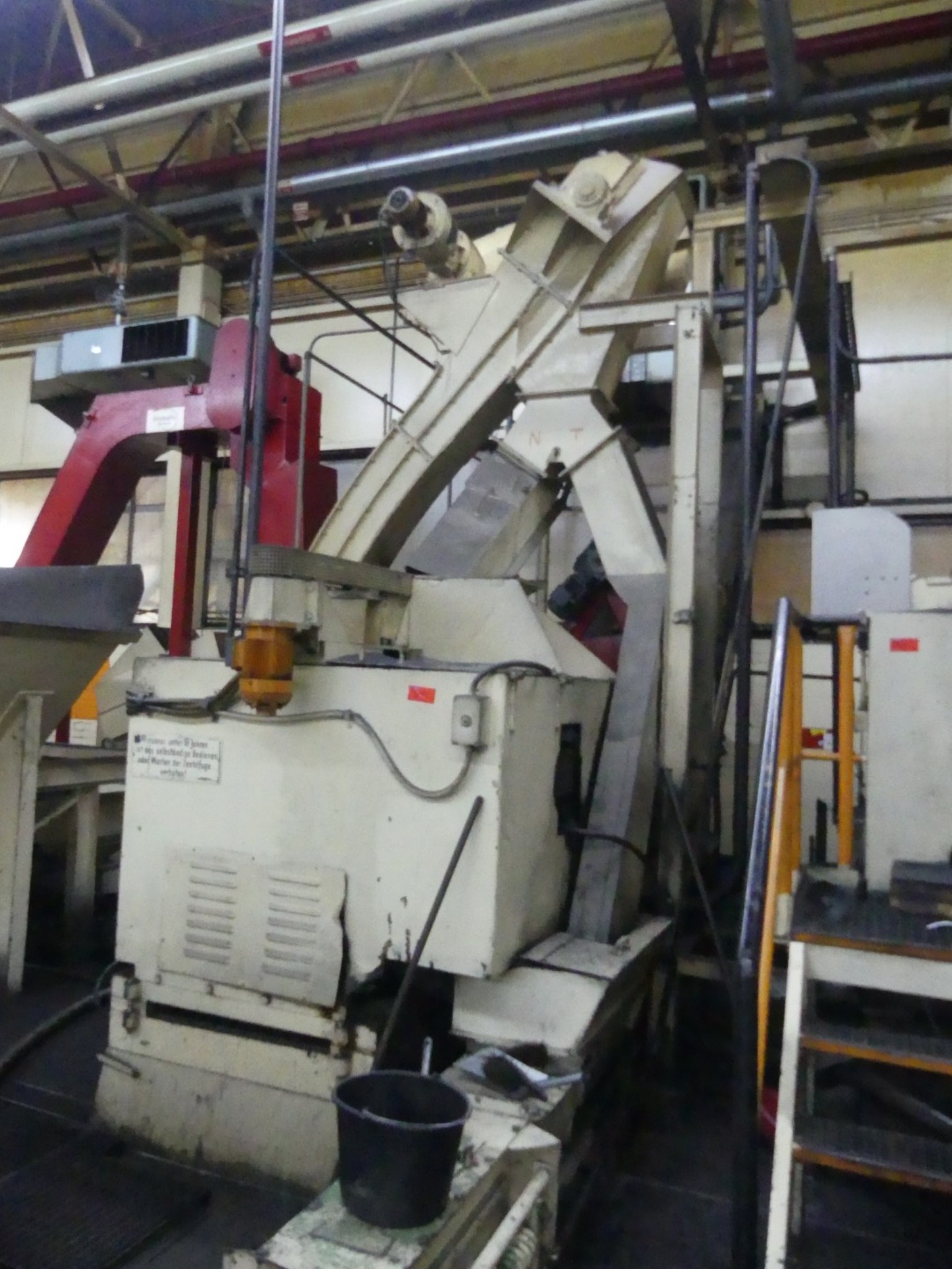 Centros de mecanizado, máquinas para trabajar el metal y líneas de producción de la industria del automóvil-4