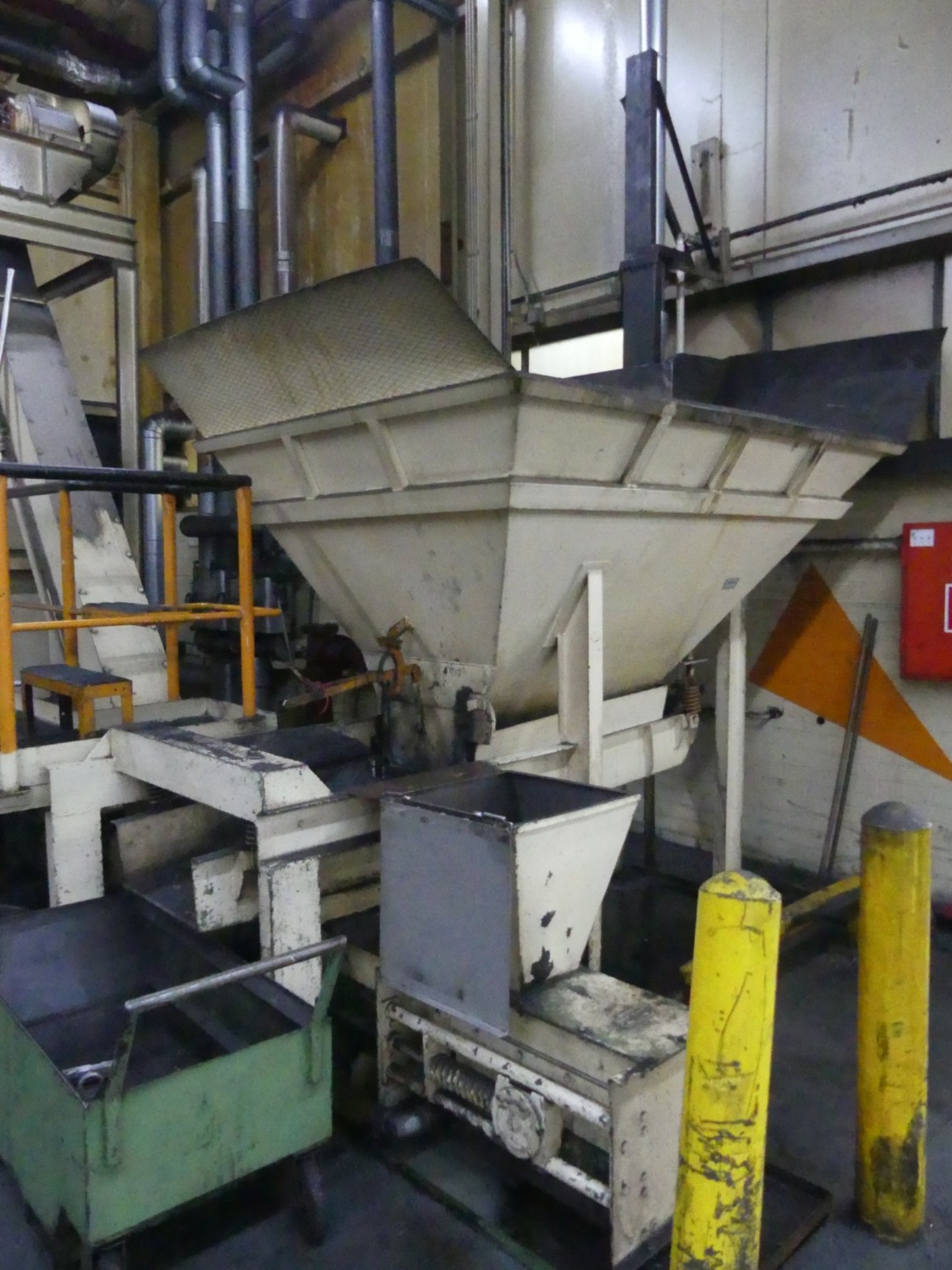 Centros de mecanizado, máquinas para trabajar el metal y líneas de producción de la industria del automóvil-2