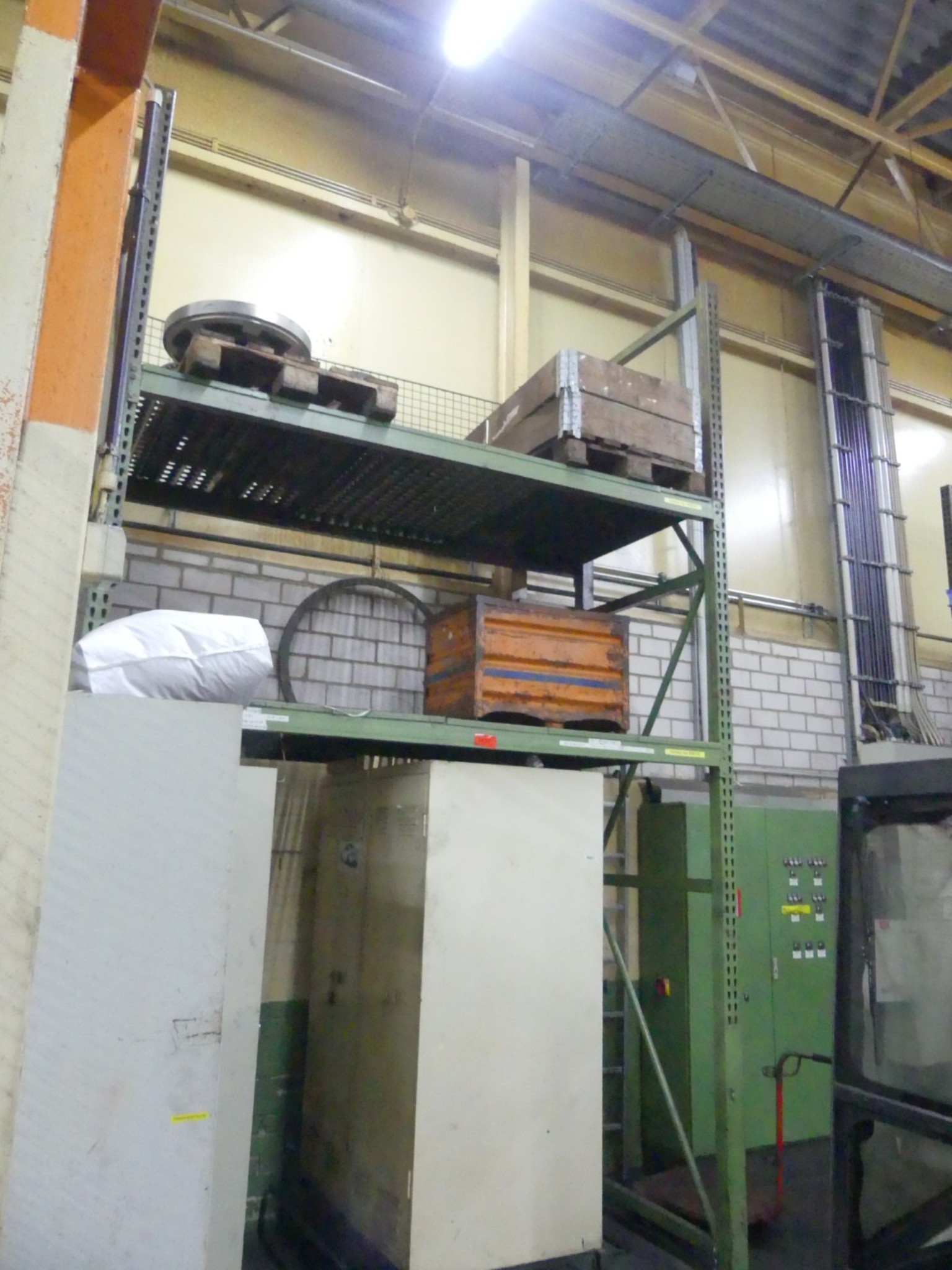 Centros de mecanizado, máquinas para trabajar el metal y líneas de producción de la industria del automóvil-1
