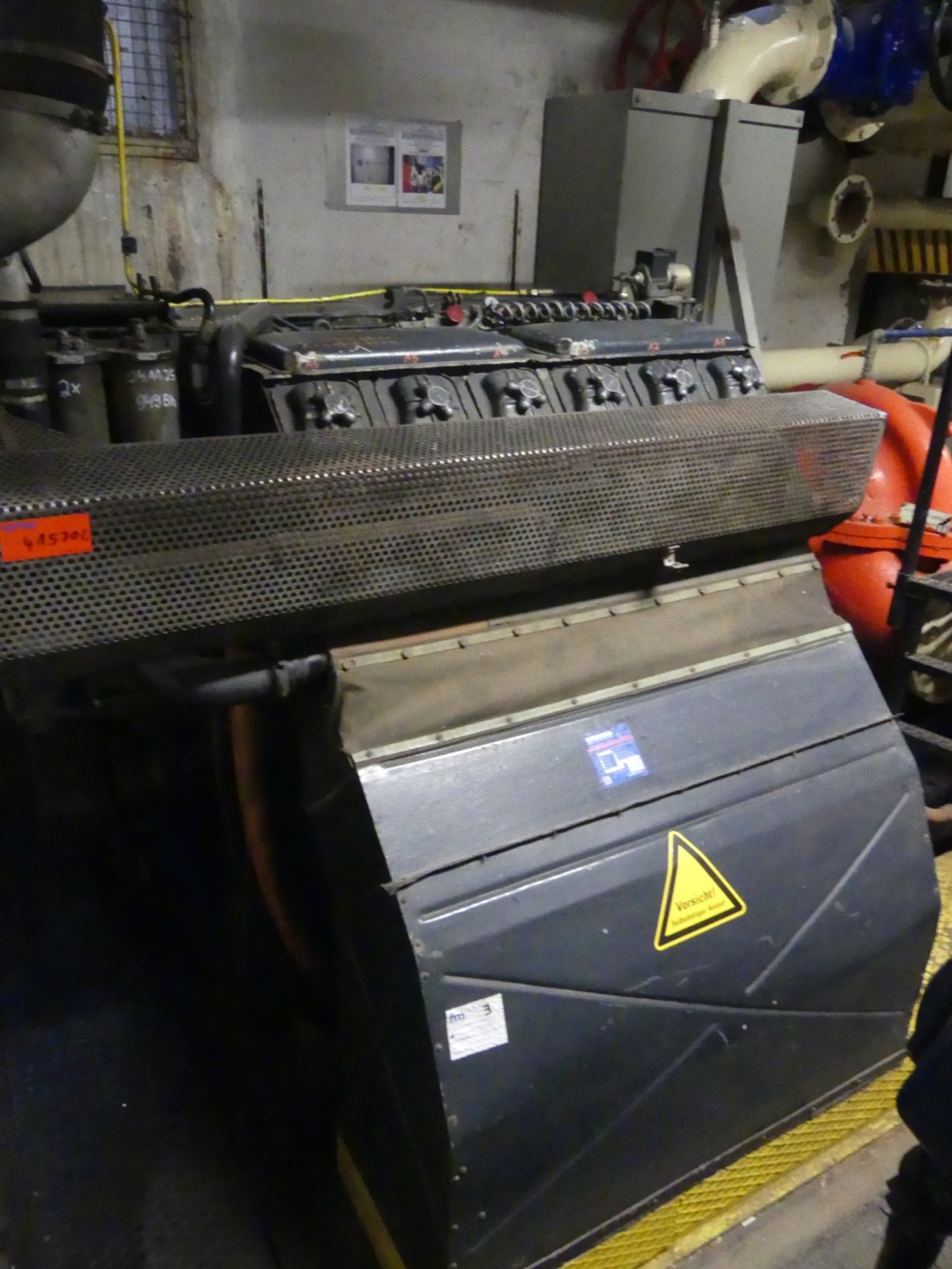 Centros de mecanizado, máquinas para trabajar el metal y líneas de producción de la industria del automóvil-1