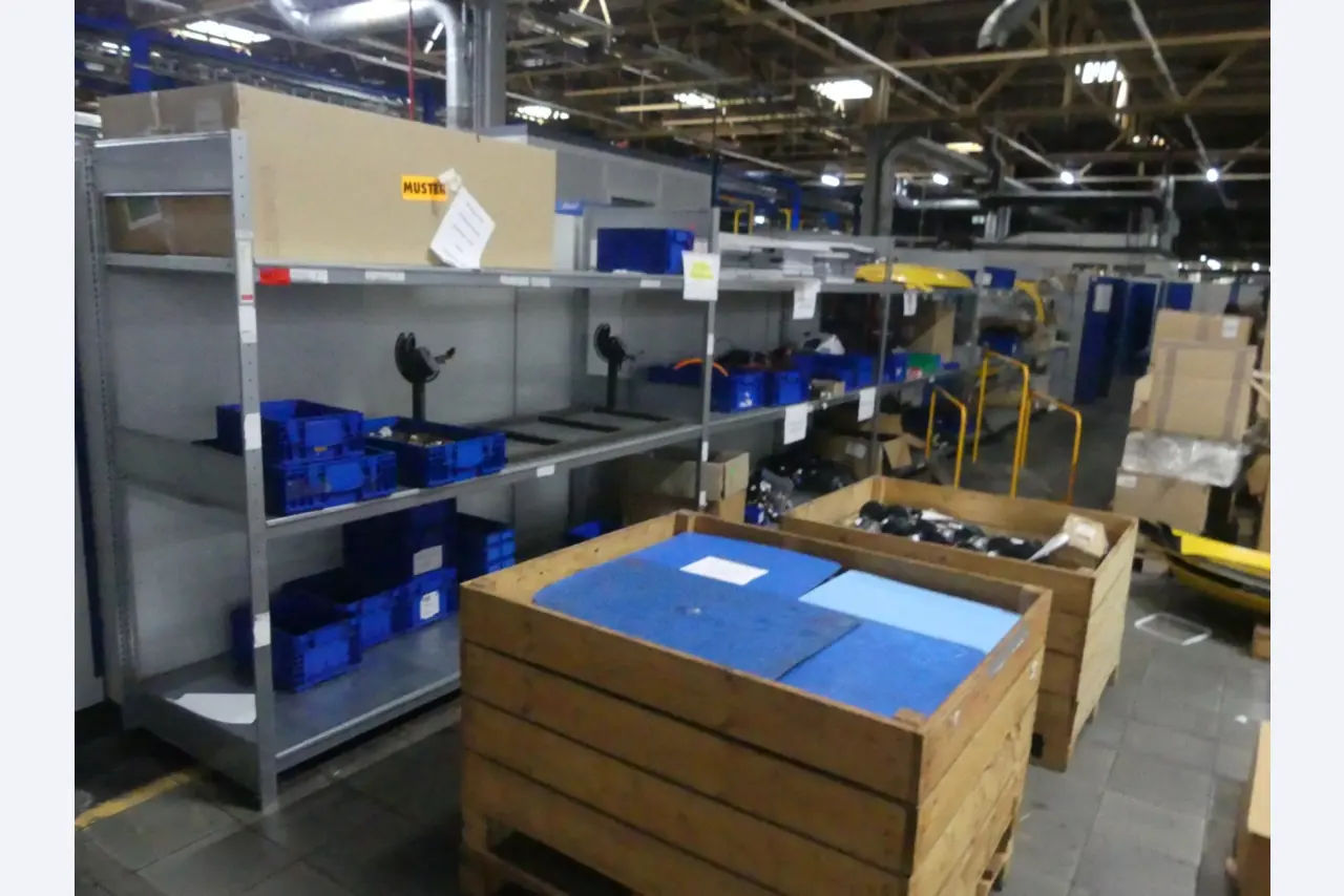 Centros de mecanizado, máquinas para trabajar el metal y líneas de producción de la industria del automóvil-1