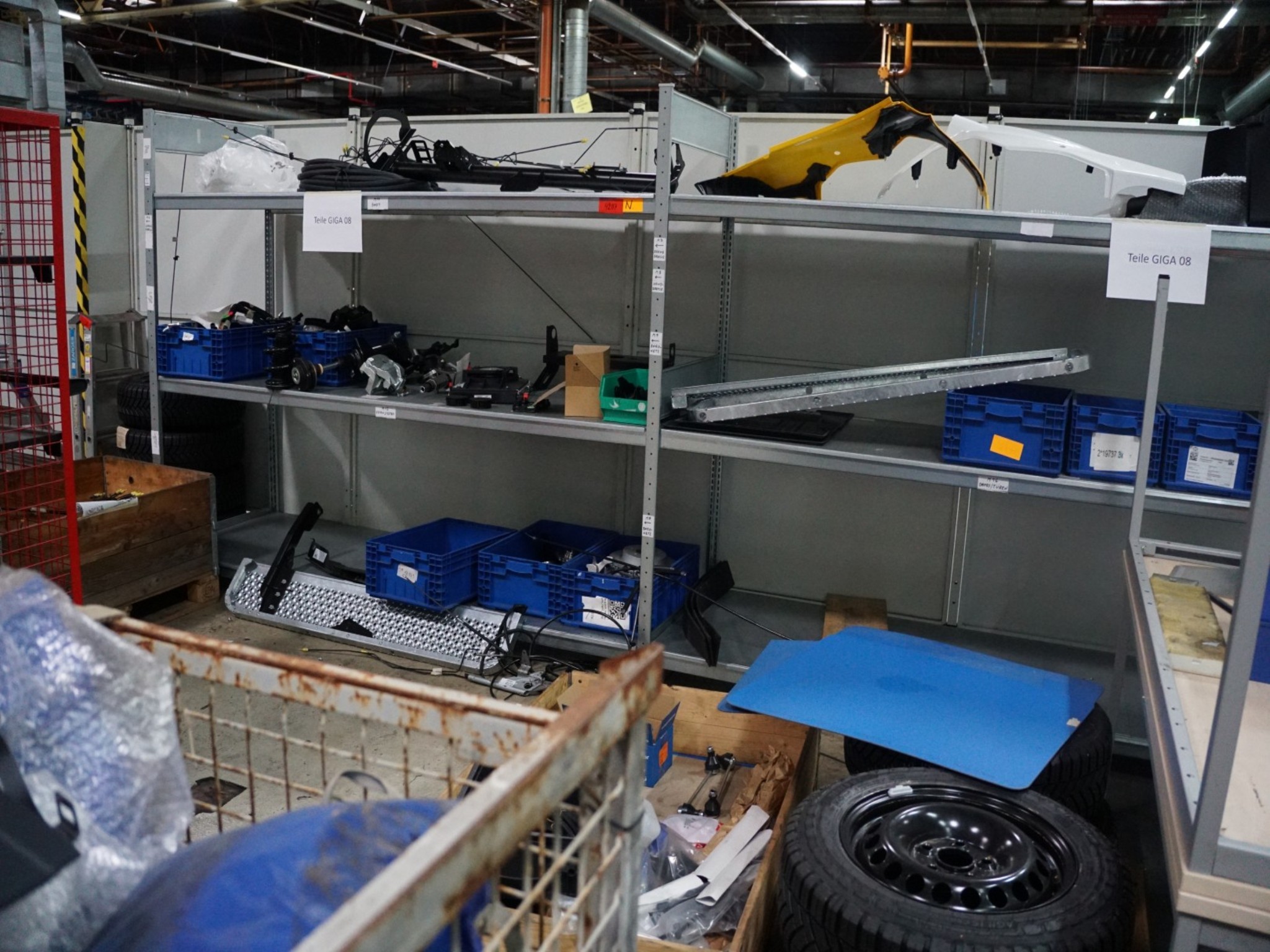 Centros de mecanizado, máquinas para trabajar el metal y líneas de producción de la industria del automóvil-2