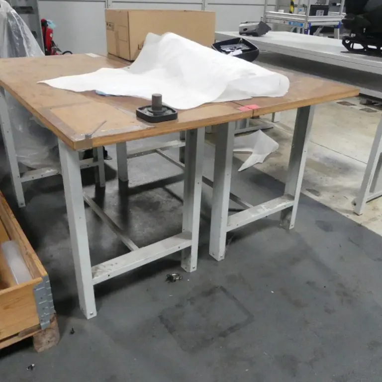 2 Mesa de trabalho