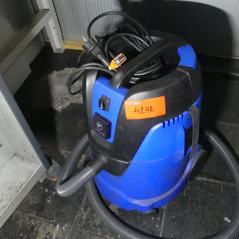 Industrial vacuum cleaner Nilfisk