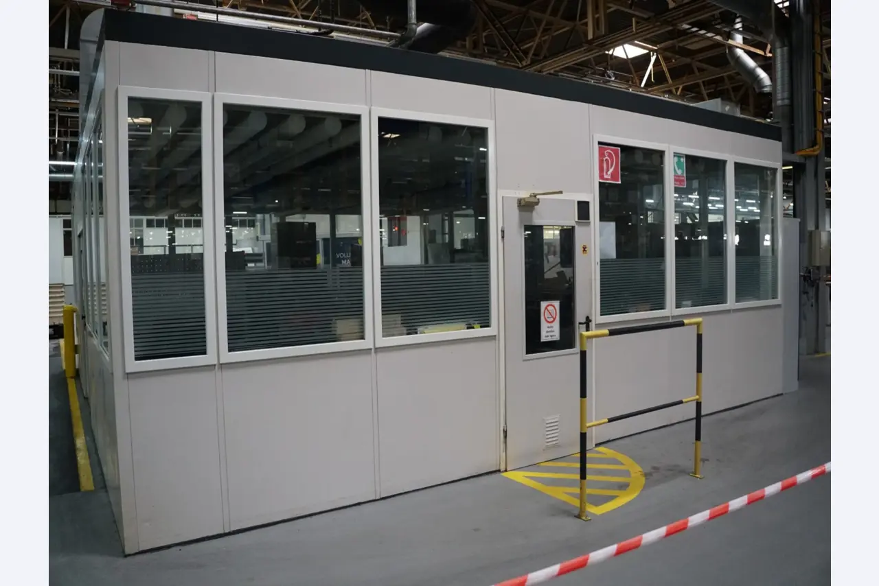 Centros de mecanizado, máquinas para trabajar el metal y líneas de producción de la industria del automóvil-7