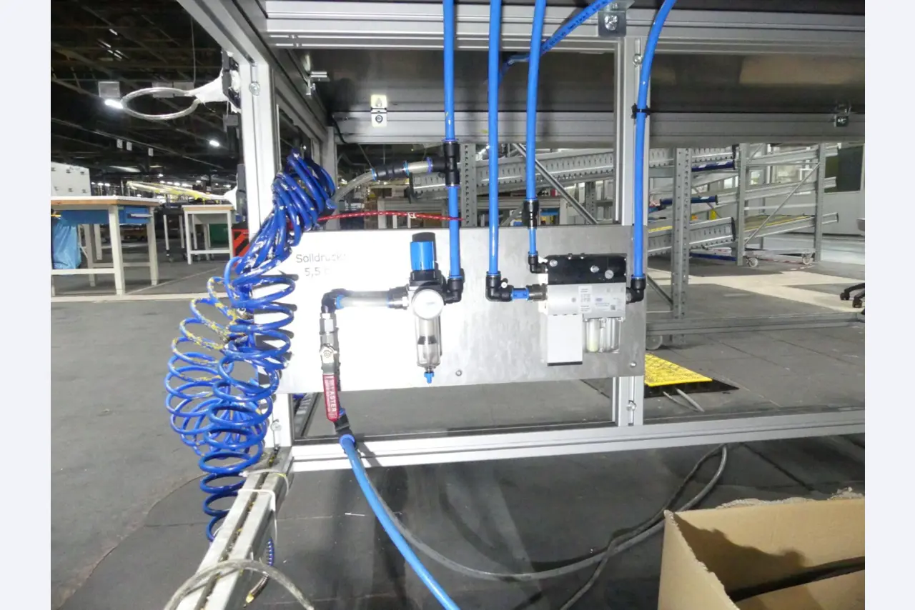 Centros de mecanizado, máquinas para trabajar el metal y líneas de producción de la industria del automóvil-6