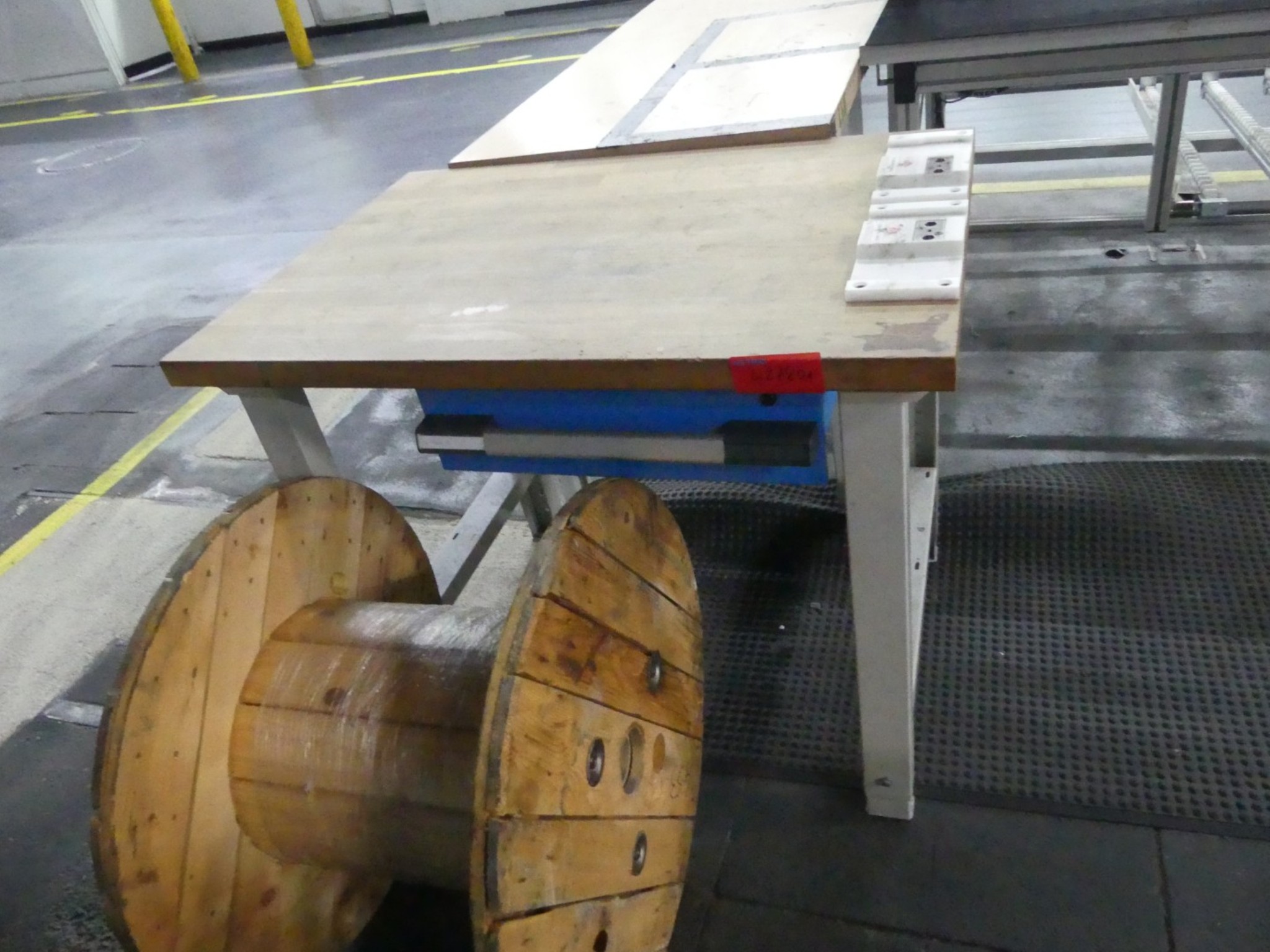 Centros de mecanizado, máquinas para trabajar el metal y líneas de producción de la industria del automóvil-1
