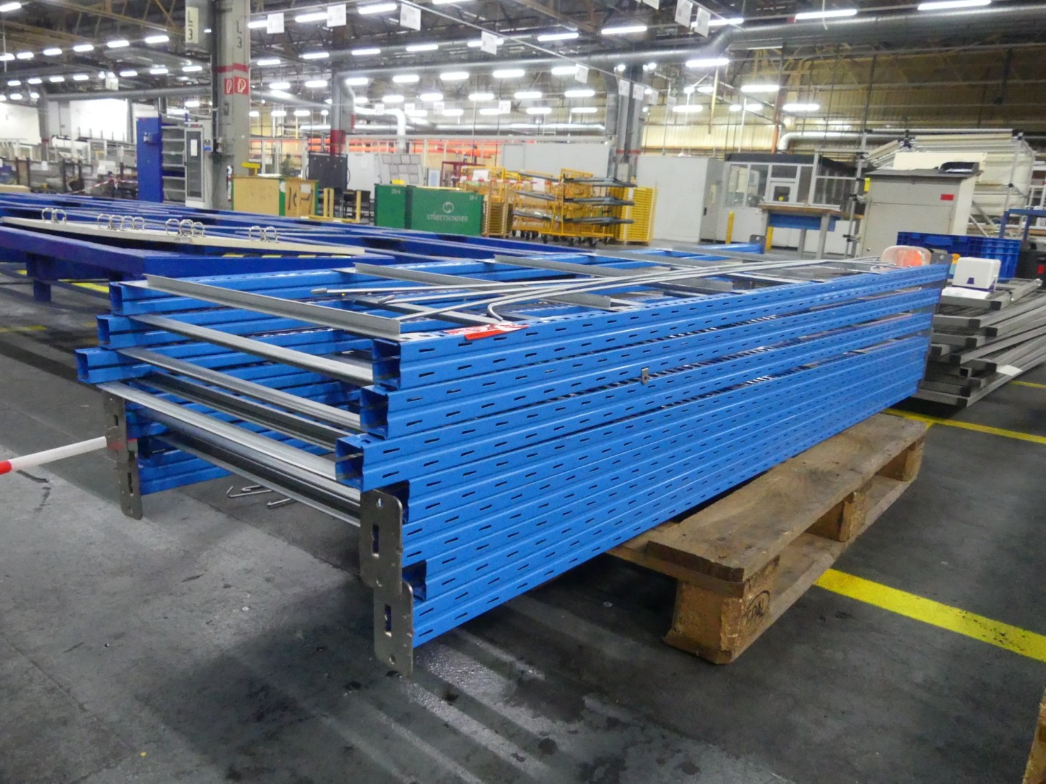 Centros de mecanizado, máquinas para trabajar el metal y líneas de producción de la industria del automóvil-1