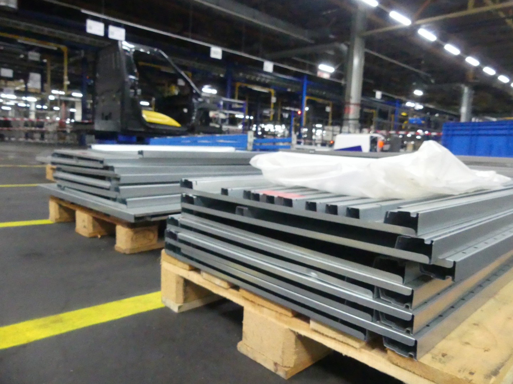 Centros de mecanizado, máquinas para trabajar el metal y líneas de producción de la industria del automóvil-4