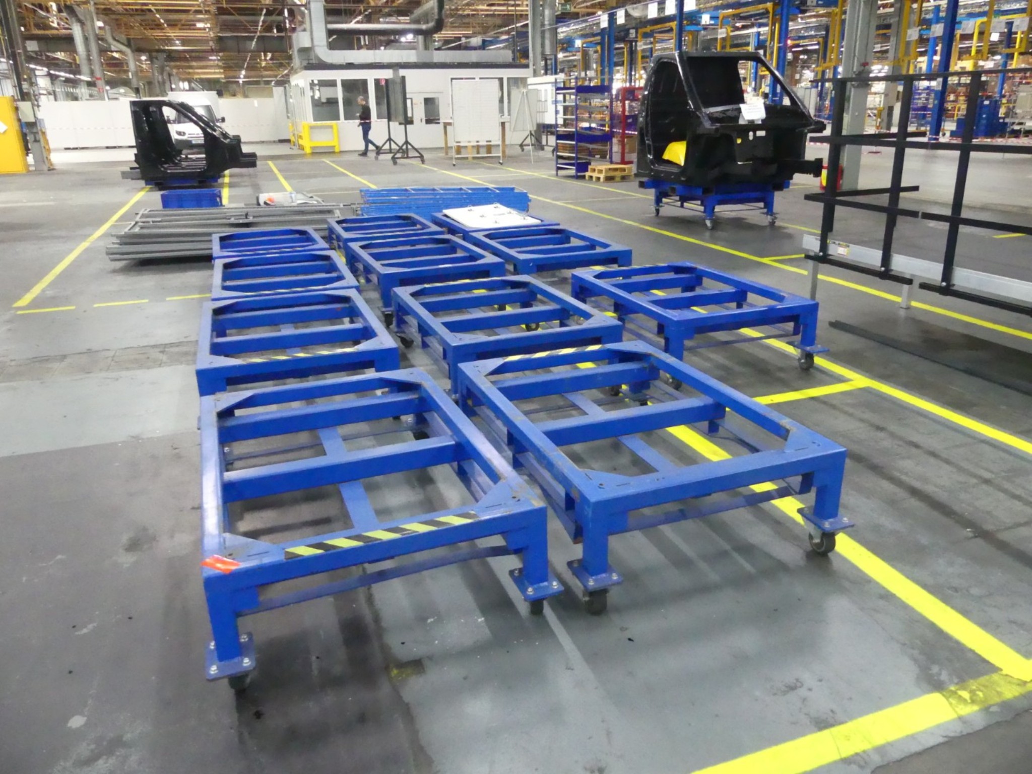 Centros de mecanizado, máquinas para trabajar el metal y líneas de producción de la industria del automóvil-1
