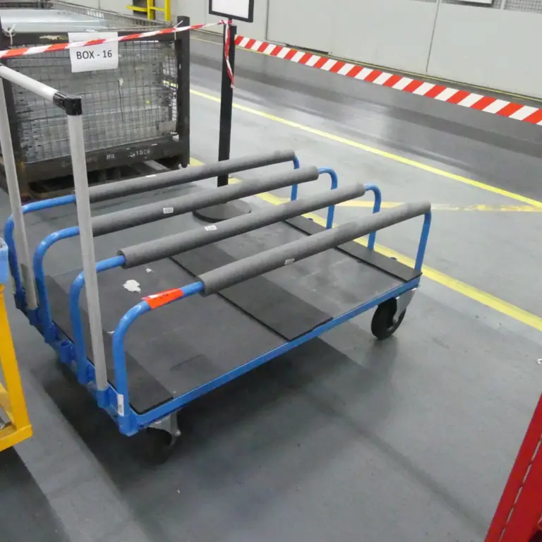 Carro de transporte de painéis