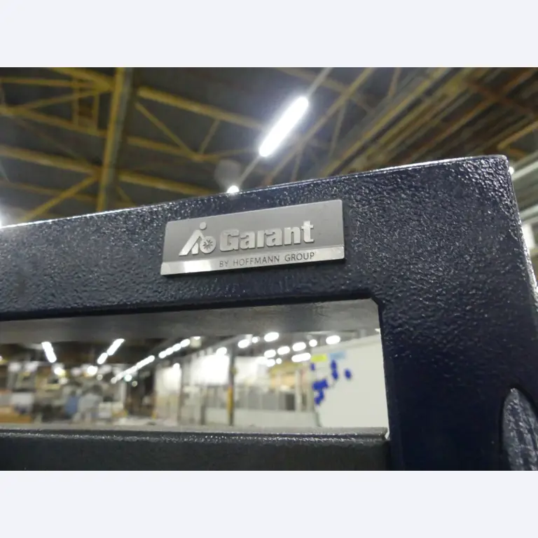 Centros de mecanizado, máquinas para trabajar el metal y líneas de producción de la industria del automóvil-2
