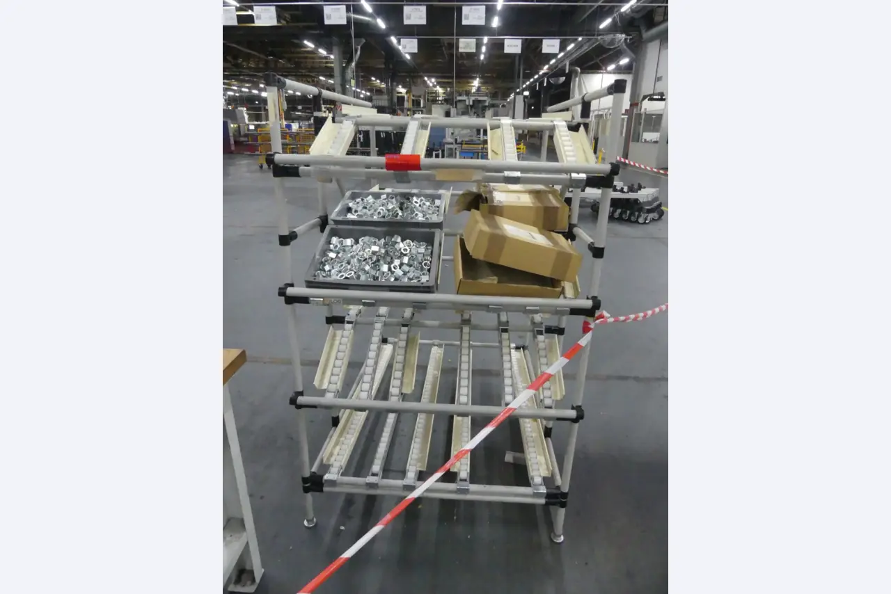 Centros de mecanizado, máquinas para trabajar el metal y líneas de producción de la industria del automóvil-1