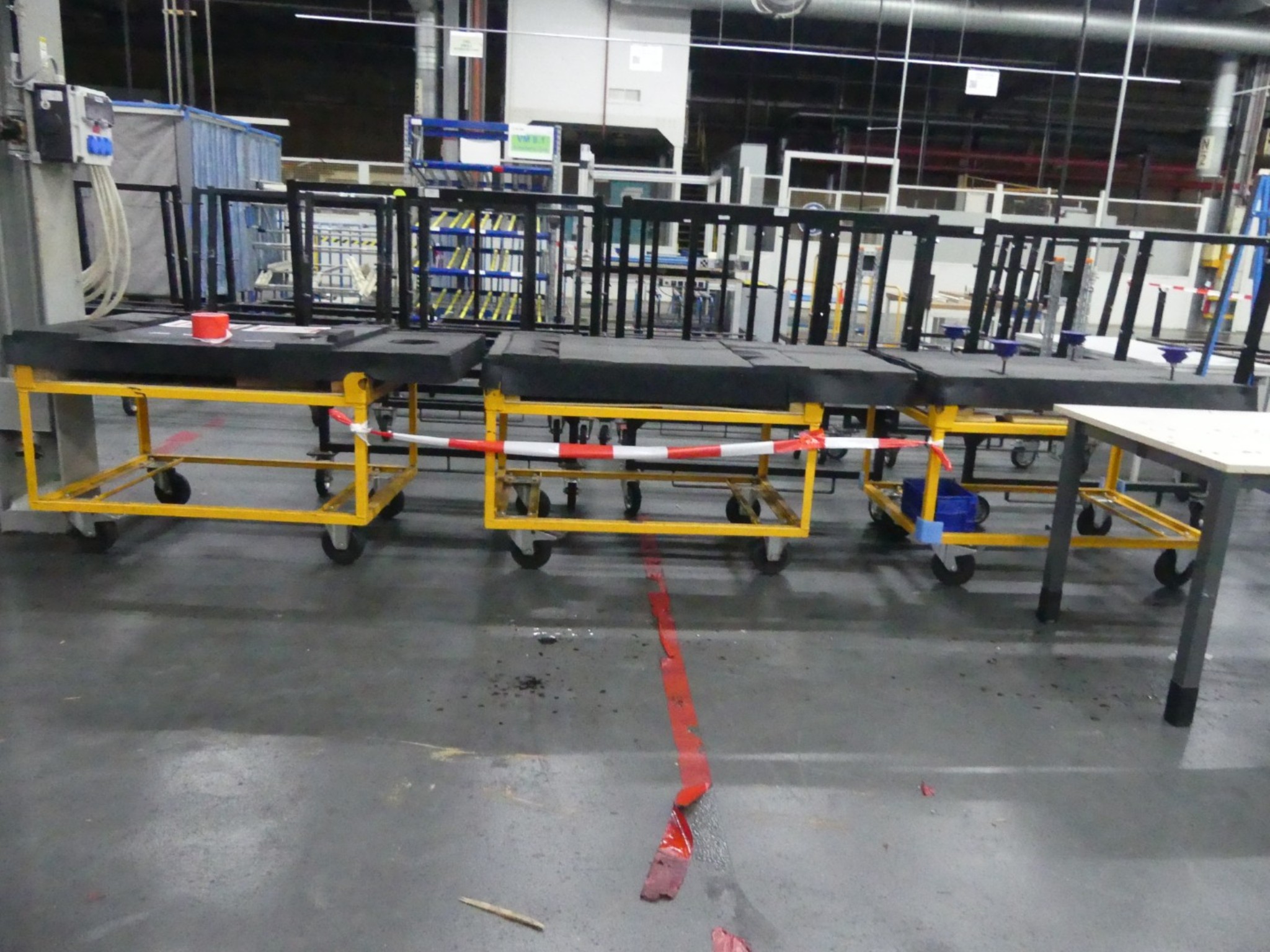 Centros de mecanizado, máquinas para trabajar el metal y líneas de producción de la industria del automóvil-1