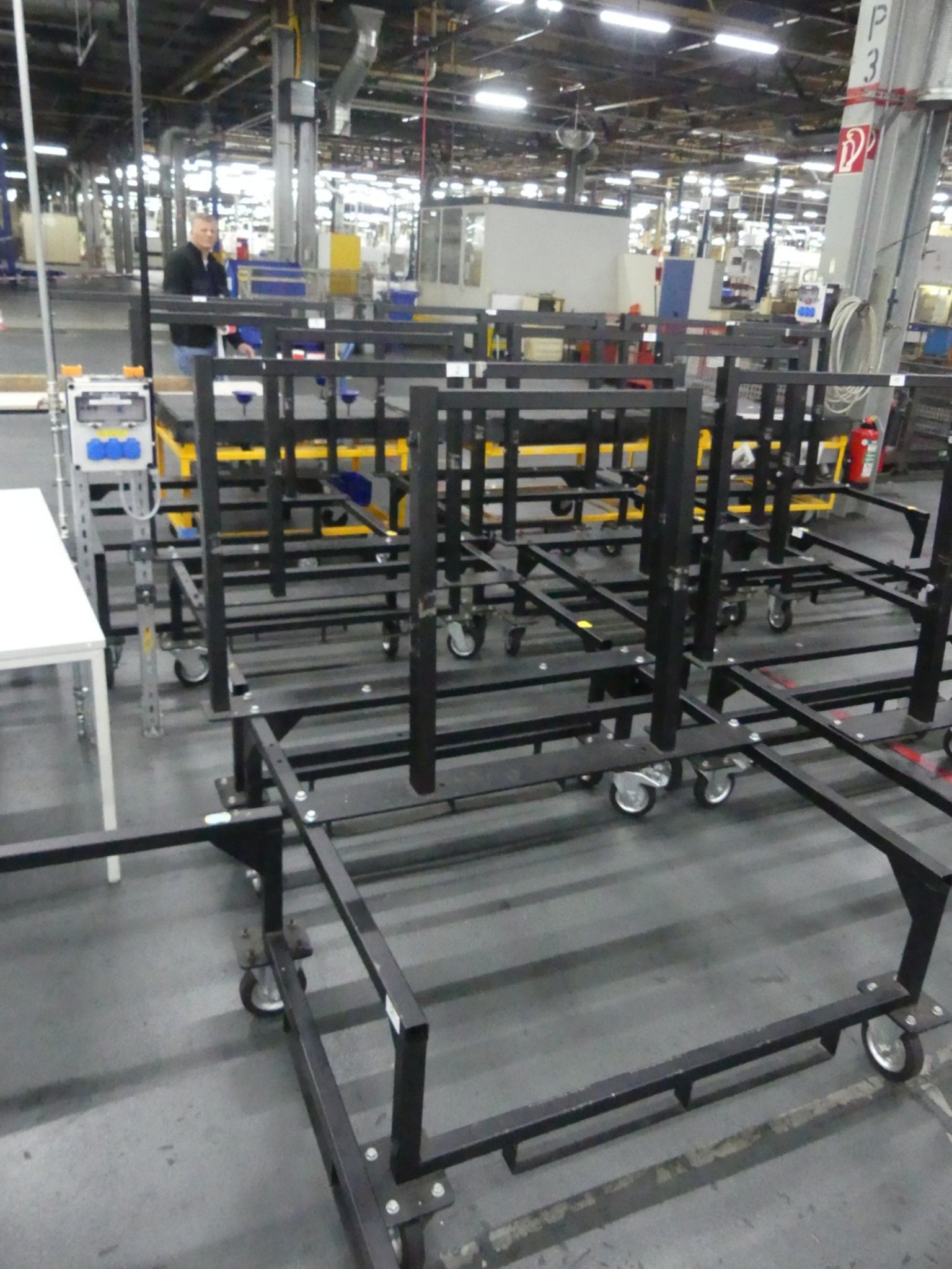 Centros de mecanizado, máquinas para trabajar el metal y líneas de producción de la industria del automóvil-5