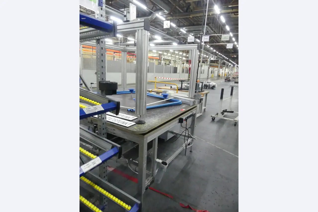 Centros de mecanizado, máquinas para trabajar el metal y líneas de producción de la industria del automóvil-1