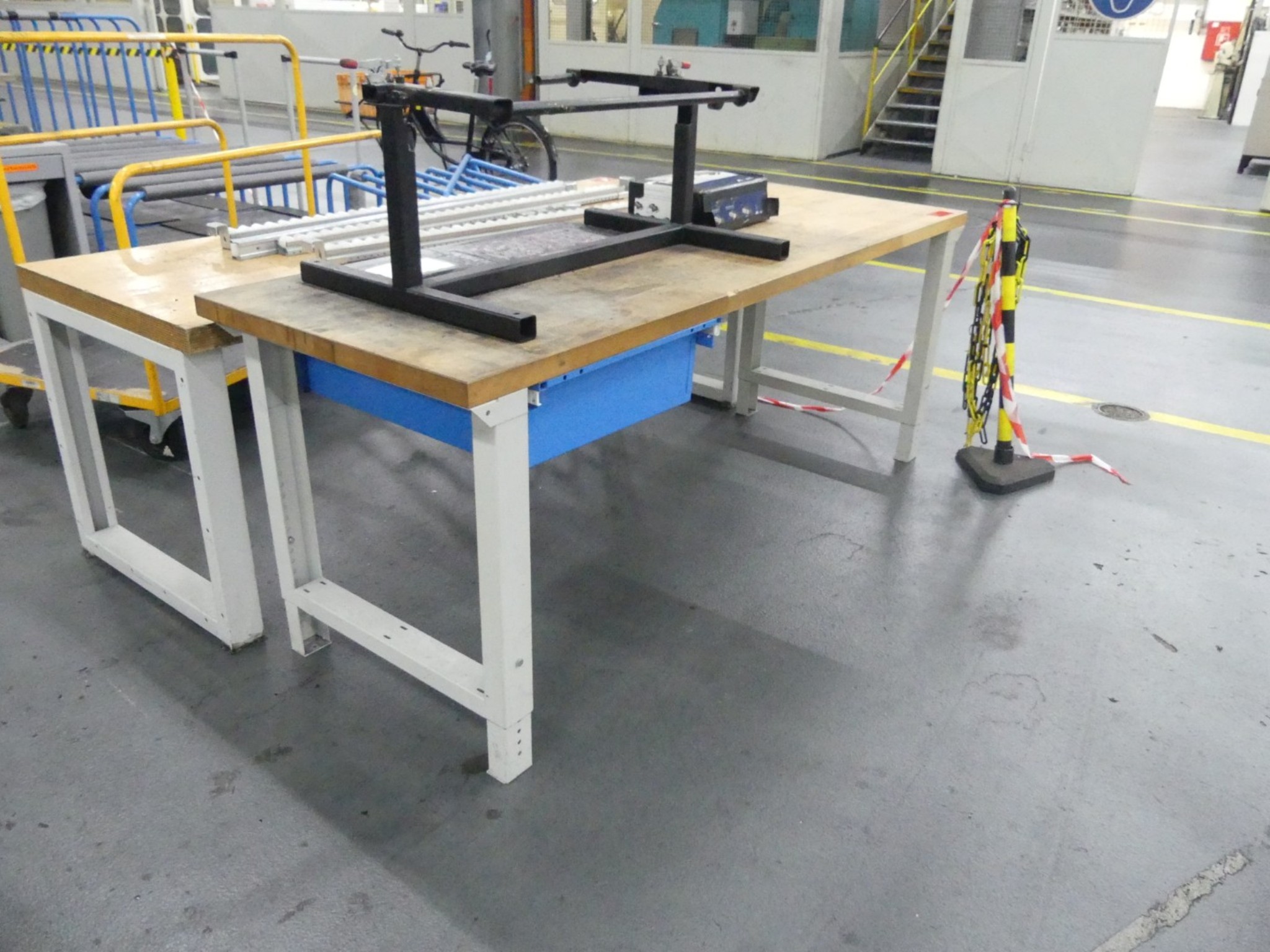 Centros de mecanizado, máquinas para trabajar el metal y líneas de producción de la industria del automóvil-2