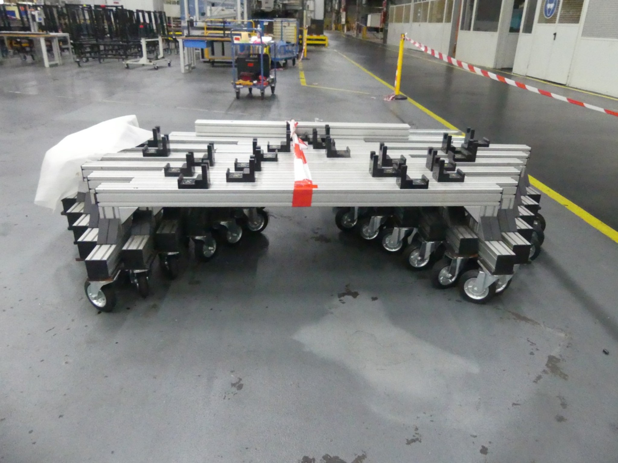 Centros de mecanizado, máquinas para trabajar el metal y líneas de producción de la industria del automóvil-1