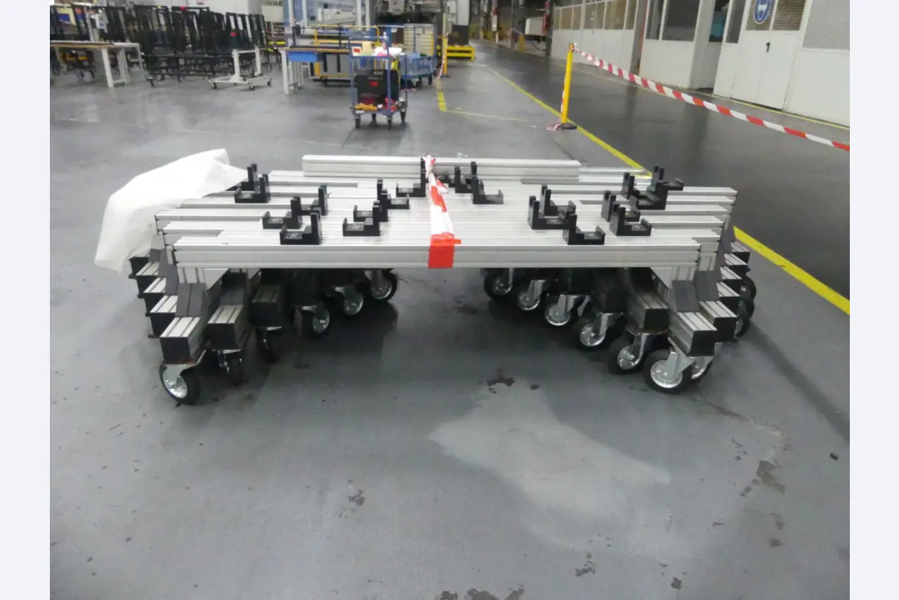 Centros de mecanizado, máquinas para trabajar el metal y líneas de producción de la industria del automóvil-1