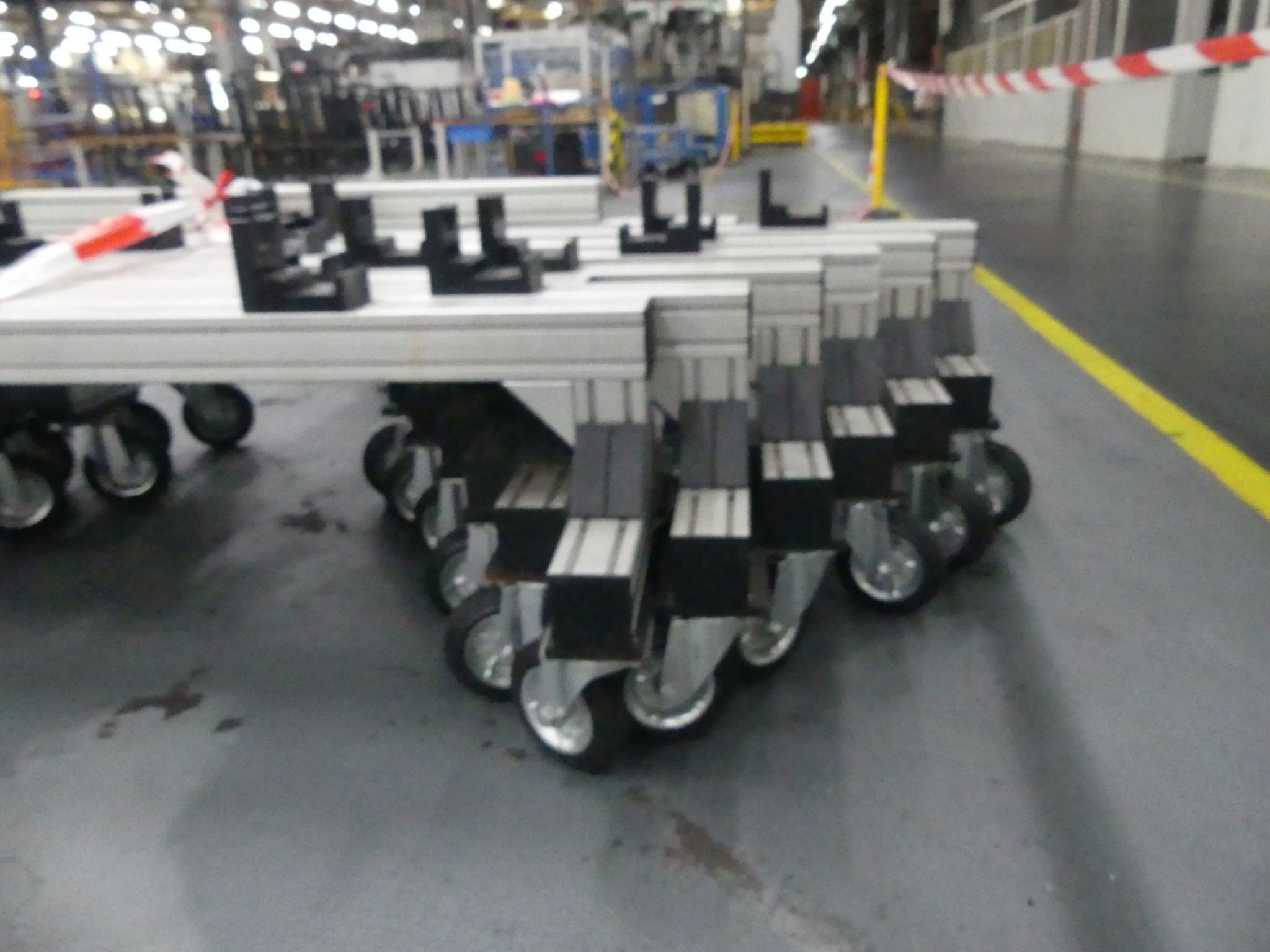 Centros de mecanizado, máquinas para trabajar el metal y líneas de producción de la industria del automóvil-2