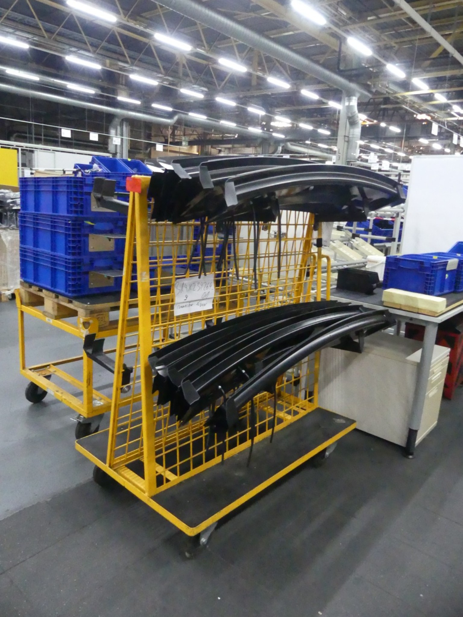 Centros de mecanizado, máquinas para trabajar el metal y líneas de producción de la industria del automóvil-2