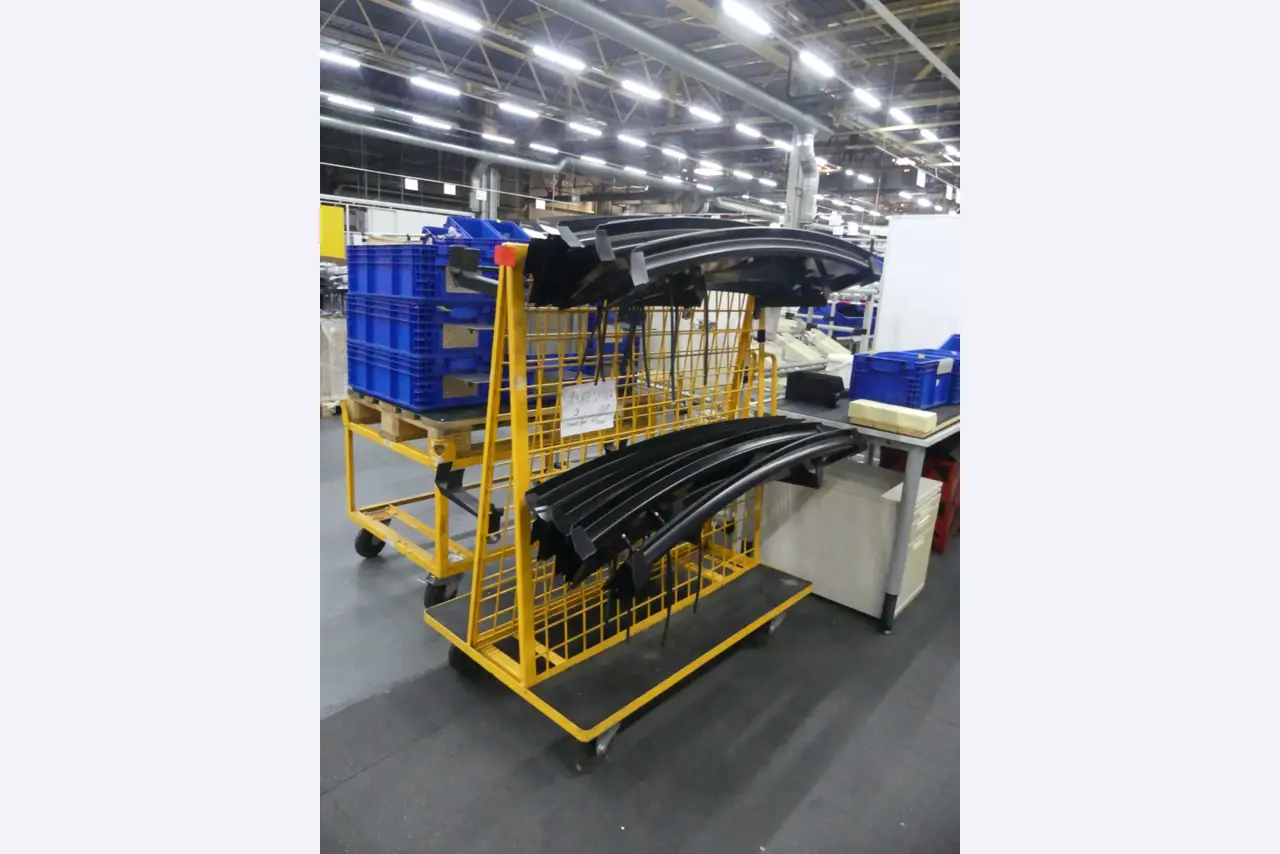 Centros de mecanizado, máquinas para trabajar el metal y líneas de producción de la industria del automóvil-2