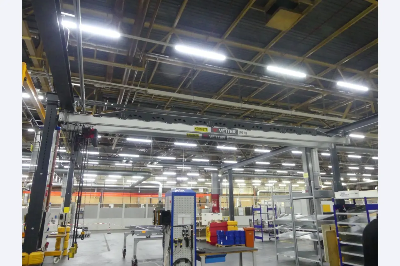 Centros de mecanizado, máquinas para trabajar el metal y líneas de producción de la industria del automóvil-1
