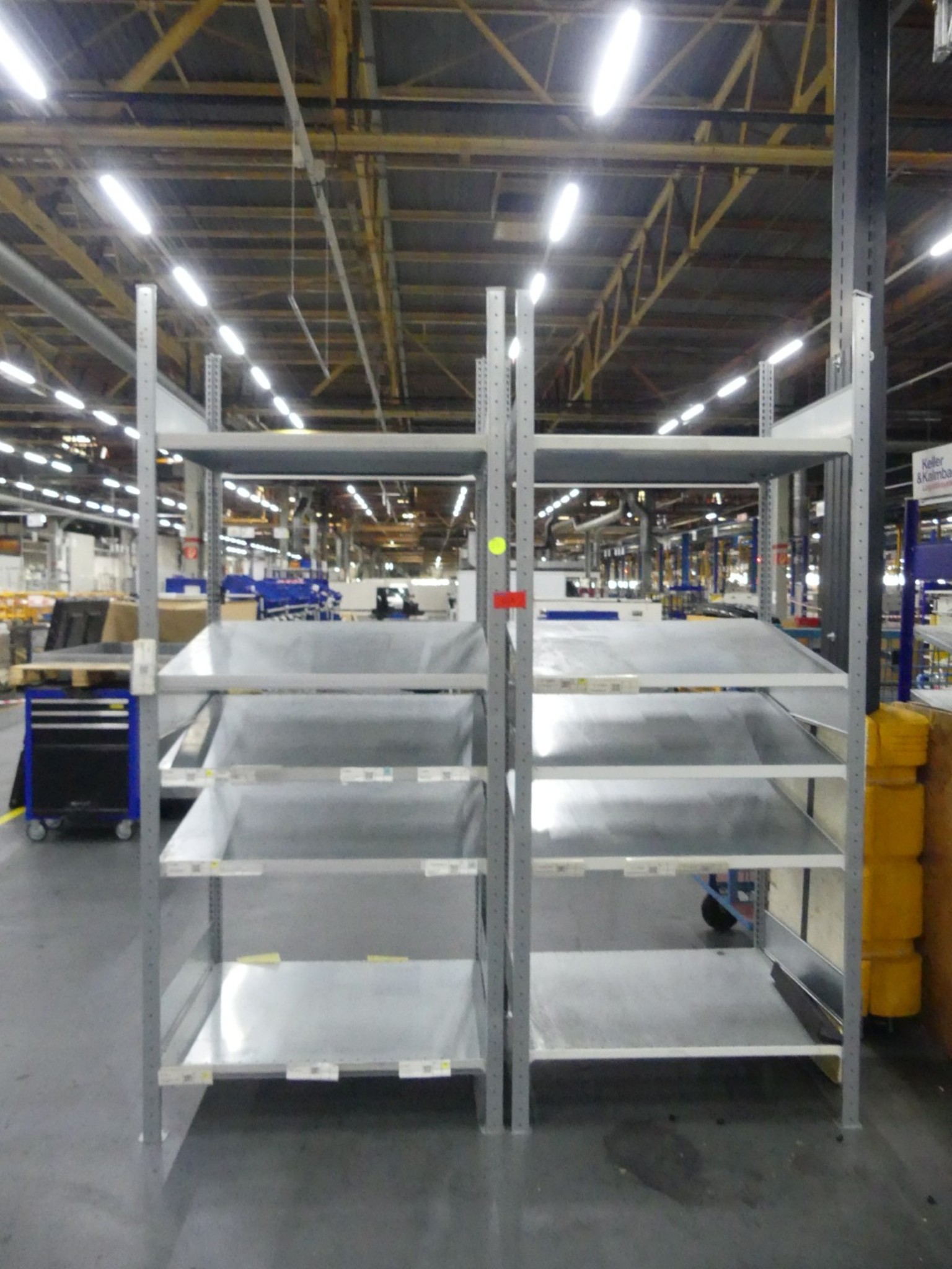 Centros de mecanizado, máquinas para trabajar el metal y líneas de producción de la industria del automóvil-1